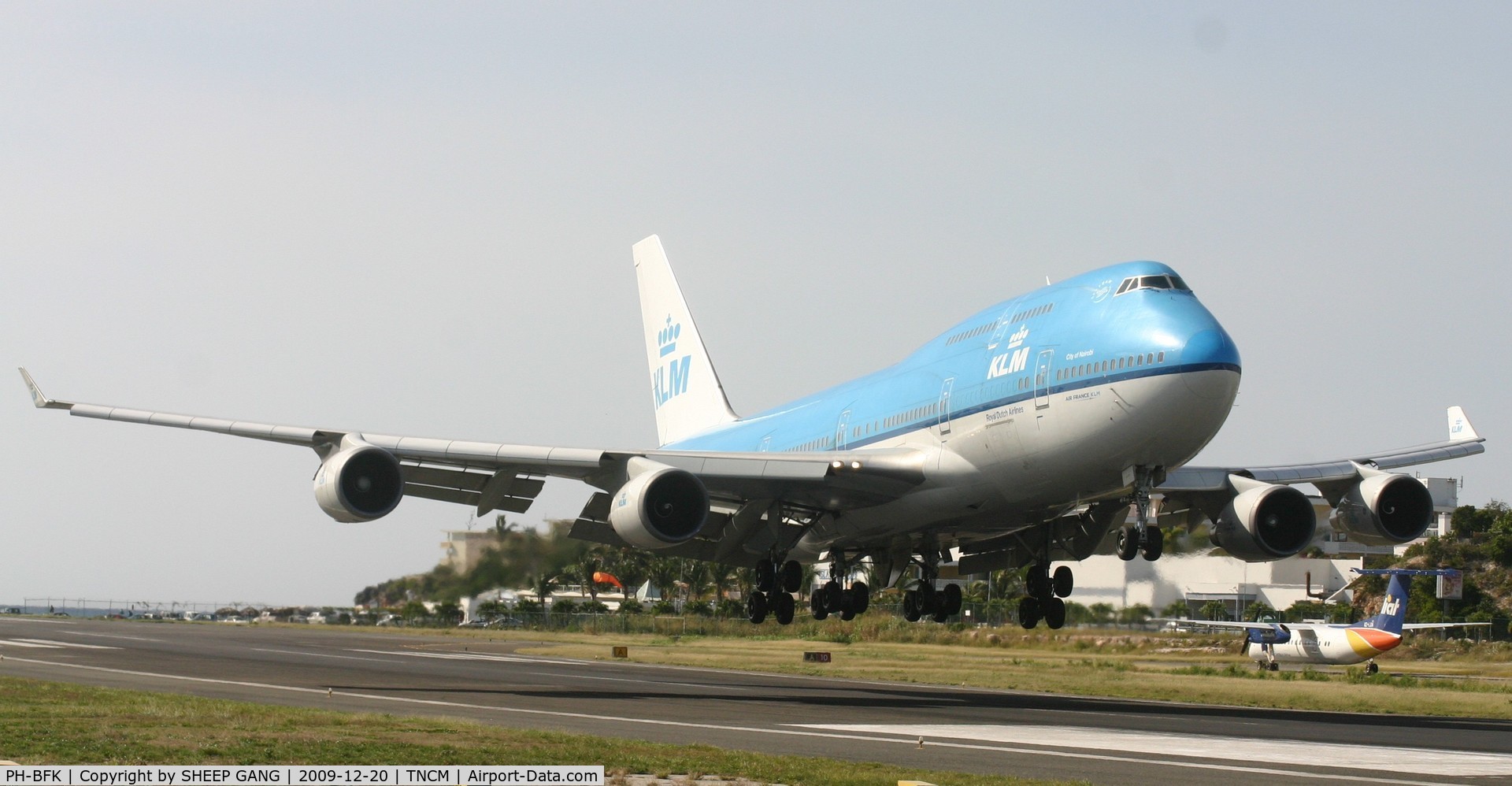 PH-BFK, 1991 Boeing 747-406BC C/N 25087, KLM landing at TNCM