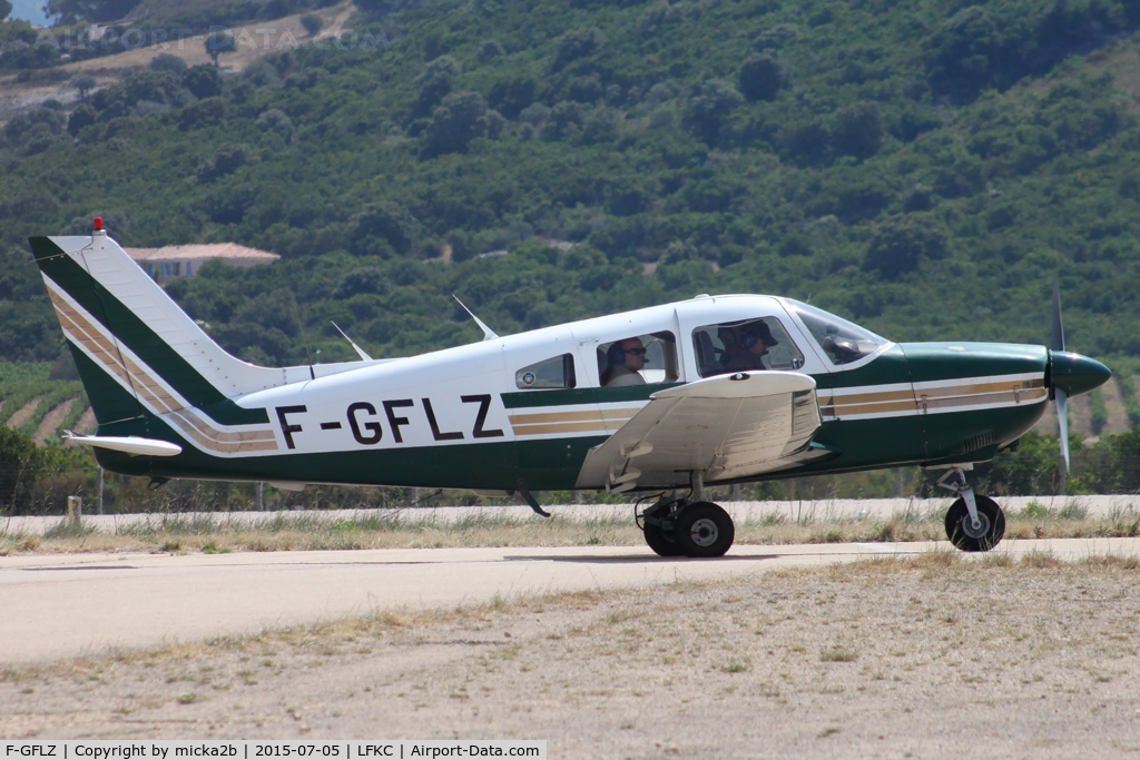 F-GFLZ, Piper PA-28-181 C/N 28-8690049, Taxiing