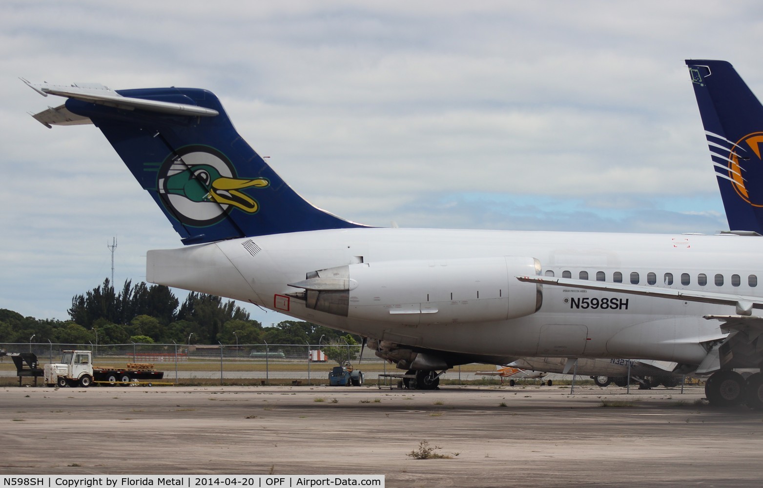 N598SH, 1987 McDonnell Douglas MD-83 (DC-9-83) C/N 49568, LEAL Argentina MD-83