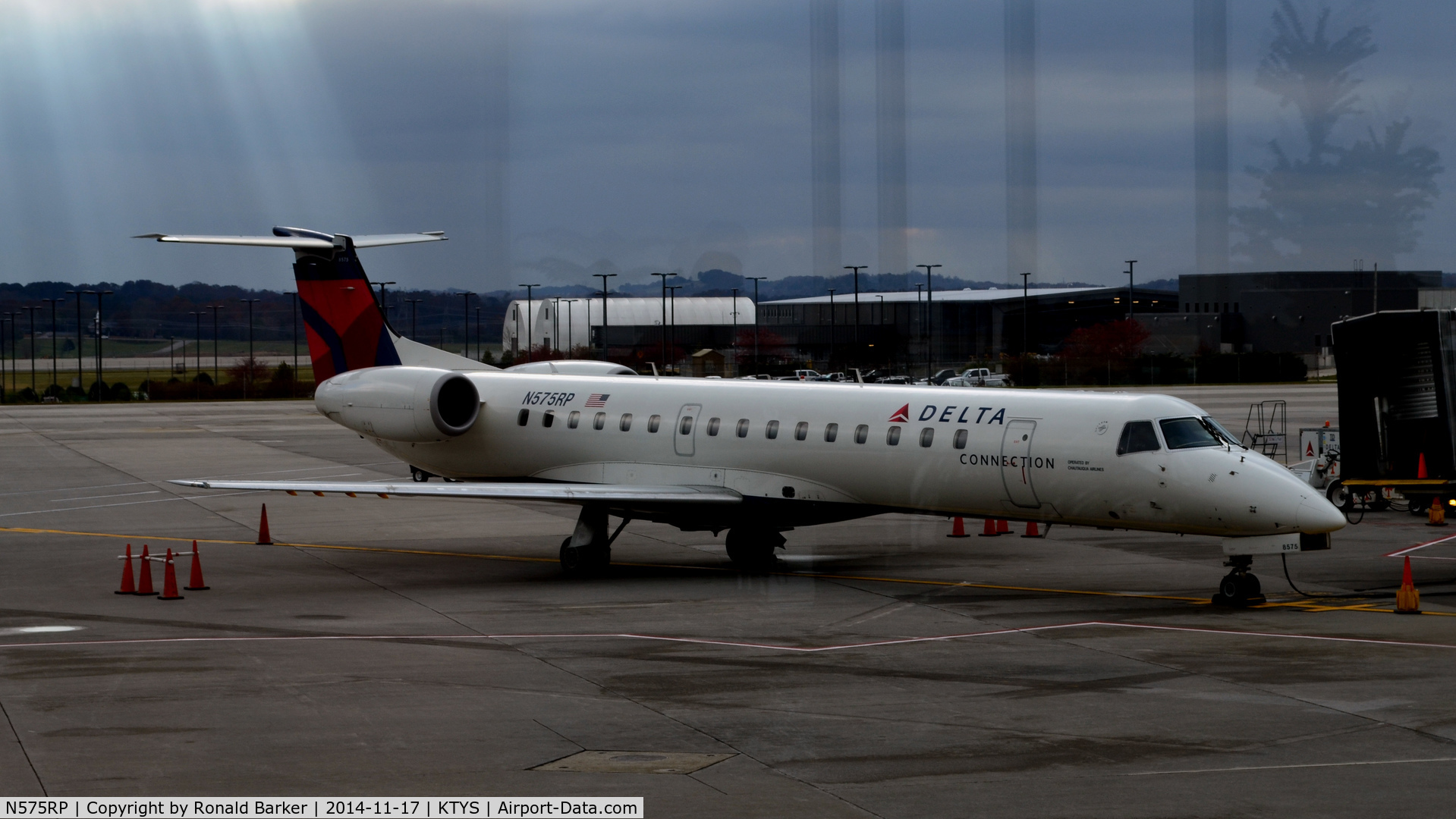 N575RP, 2004 Embraer ERJ-145LR (EMB-145LR) C/N 14500847, At the gate TYS