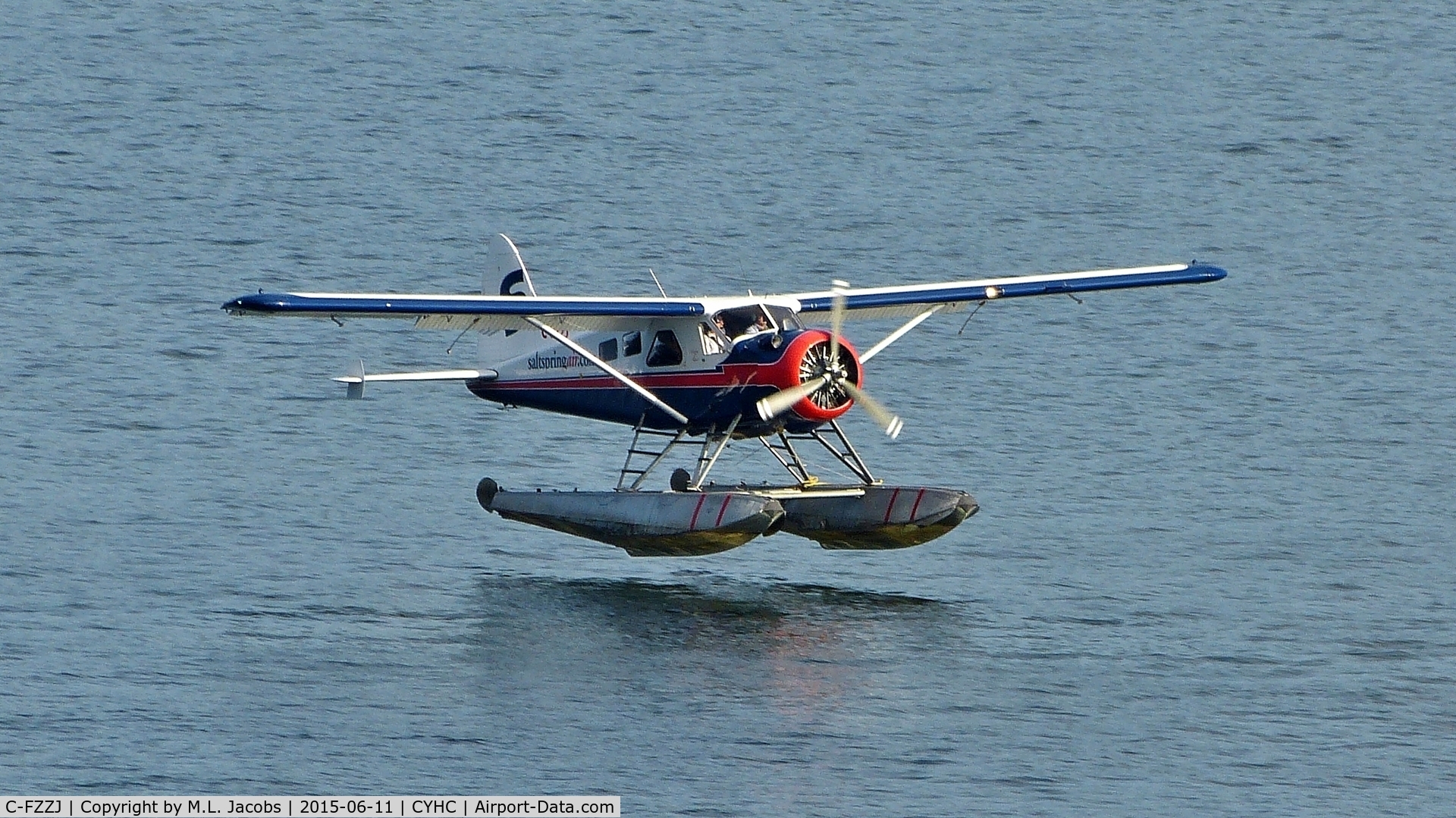 C-FZZJ, 1956 De Havilland Canada DHC-2 Beaver Mk.1 C/N 1019, SaltSpring Air Beaver landing in Coal Harbour.