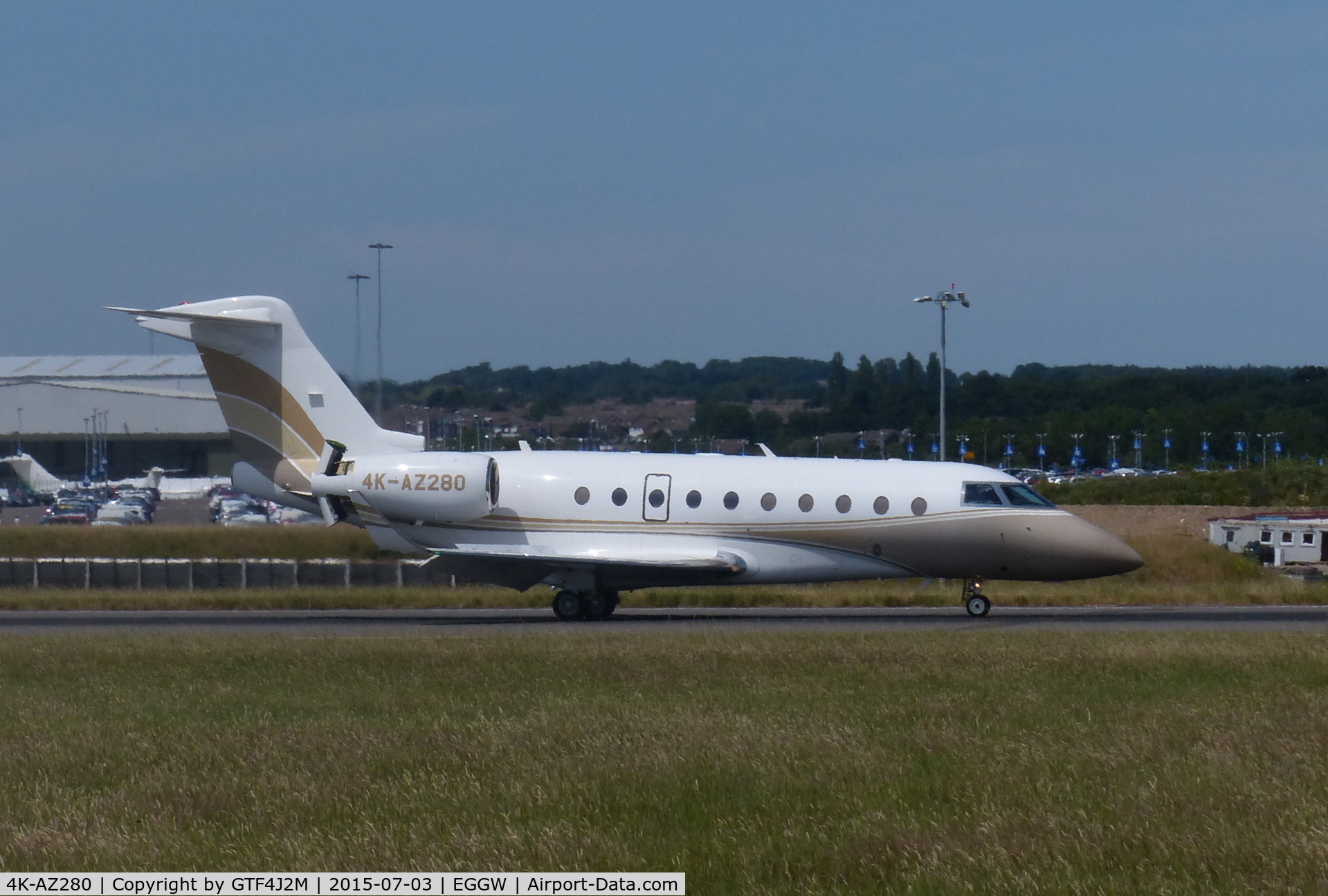 4K-AZ280, 2012 Israel Aircraft Industries Gulfstream G280 C/N 2008, 4K-AZ280 at Luton 3.7.15