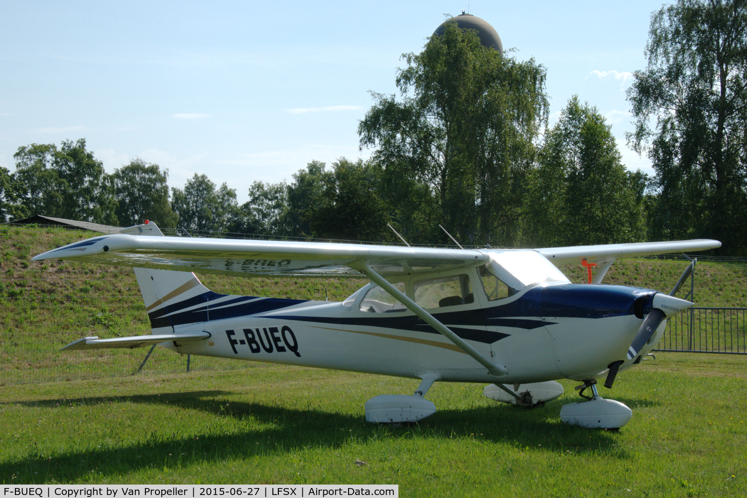 F-BUEQ, Reims F172M Skyhawk Skyhawk C/N 1025, F172M Skyhawk parked at Luxeuil Air Base, France (Air Meeting 2015).