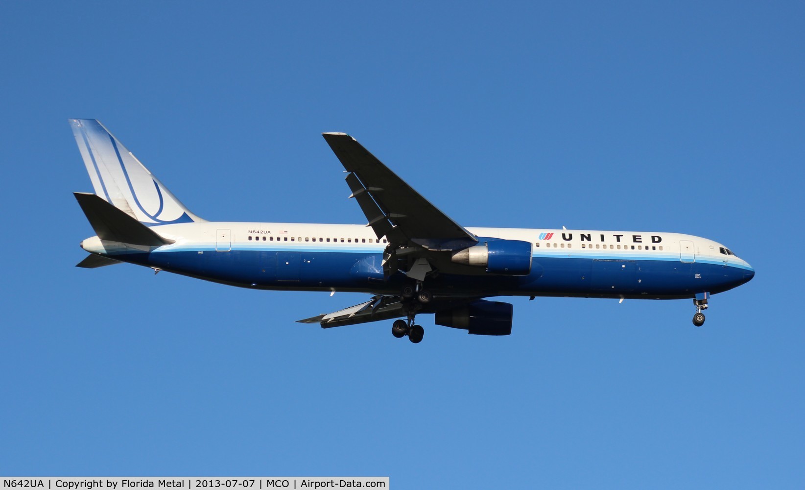 N642UA, 1991 Boeing 767-322 C/N 25092, United 767-300