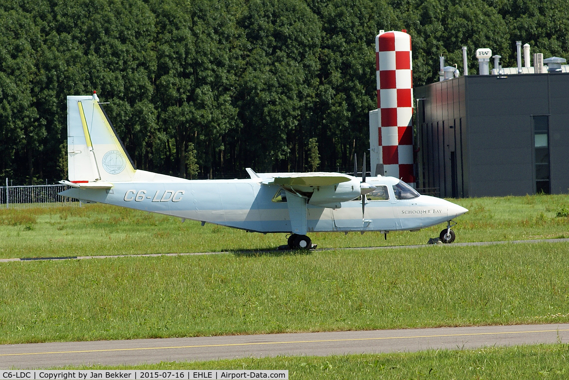 C6-LDC, 1976 Britten-Norman BN-2A-21 Islander C/N 531, It arrived at Lelystad Airport with the stickered registration OY-FHB. That sticker is now removed. The plane will get a new livery here under the registration OY-FHB.