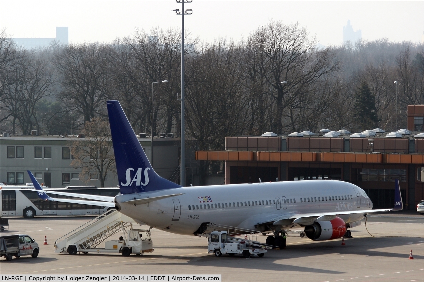 LN-RGE, 2013 Boeing 737-883 C/N 38037, Shuttle from Oslo....