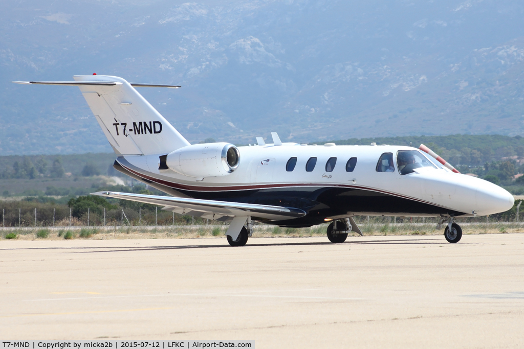 T7-MND, 1995 Cessna 525 CitationJet CJ1 C/N 525-0089, Taxiing