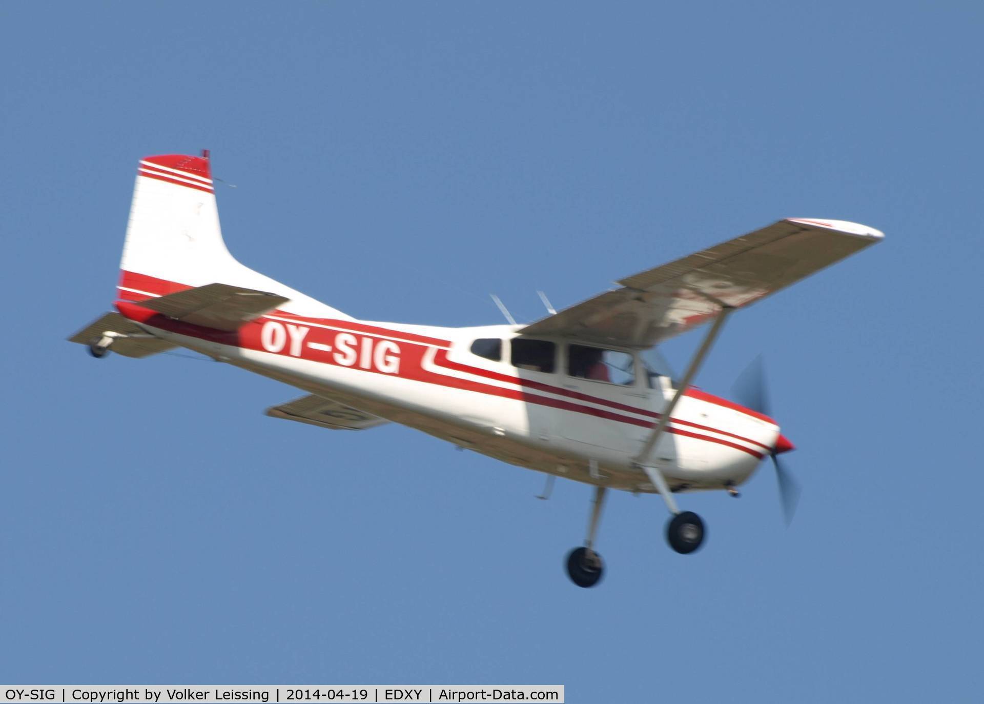 OY-SIG, 1975 Cessna 180J Skywagon C/N 18052565, landing