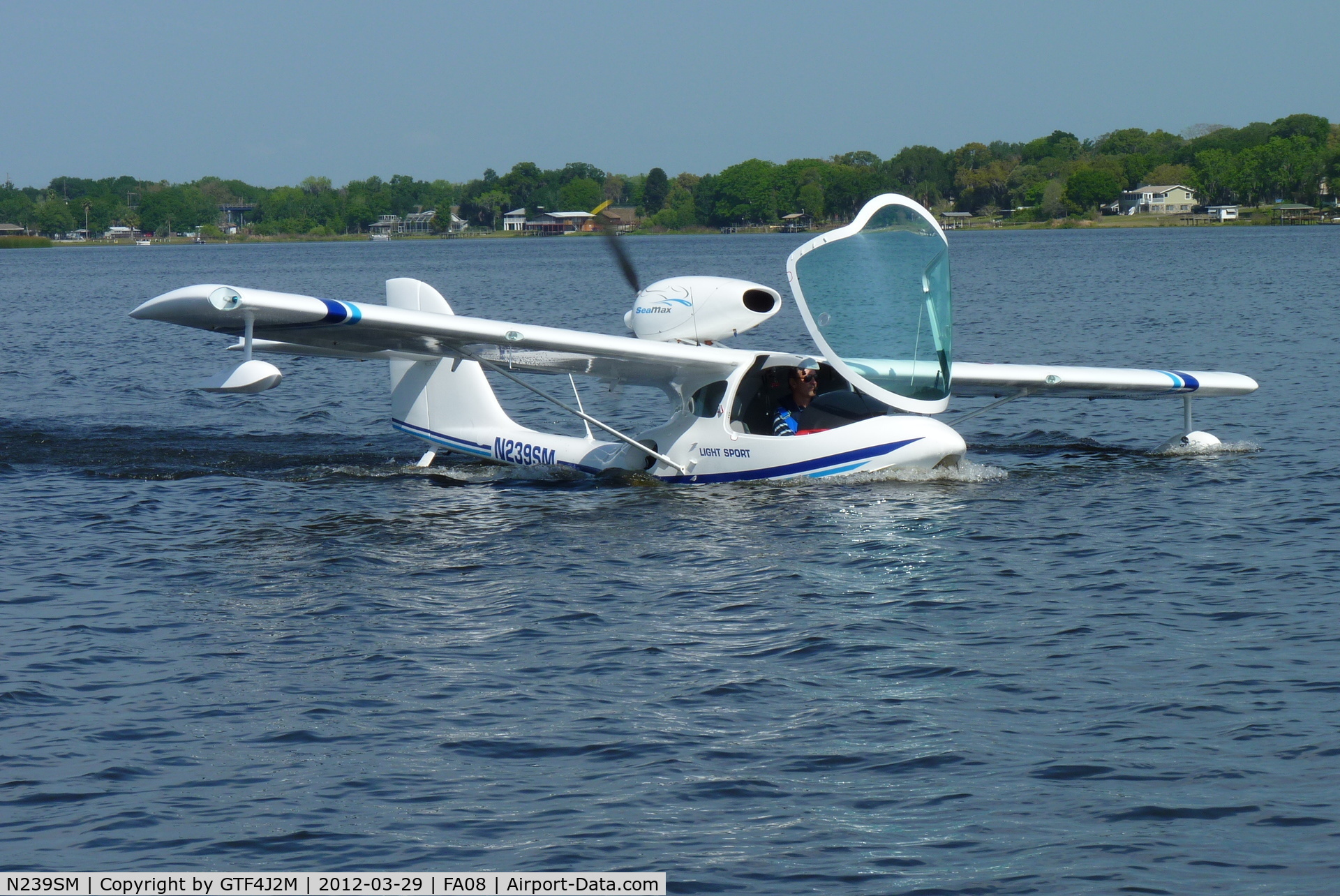 N239SM, 2008 Airmax SeaMax M-22 C/N 65, N239SM at Lake Agnes Splash-in 29.3.12