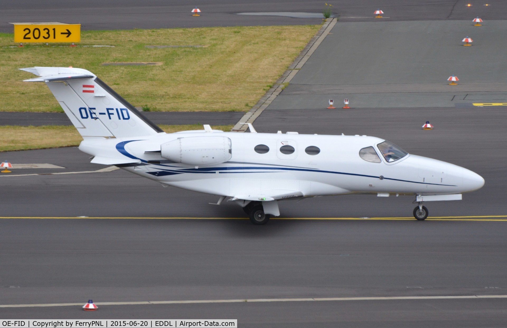 OE-FID, 2007 Cessna 510 Citation Mustang Citation Mustang C/N 510-0040, Mustang taxying out