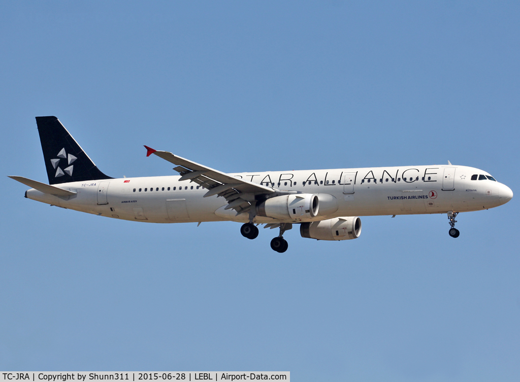TC-JRA, 2006 Airbus A321-231 C/N 2823, Landing rwy 25R in Star Alliance c/s