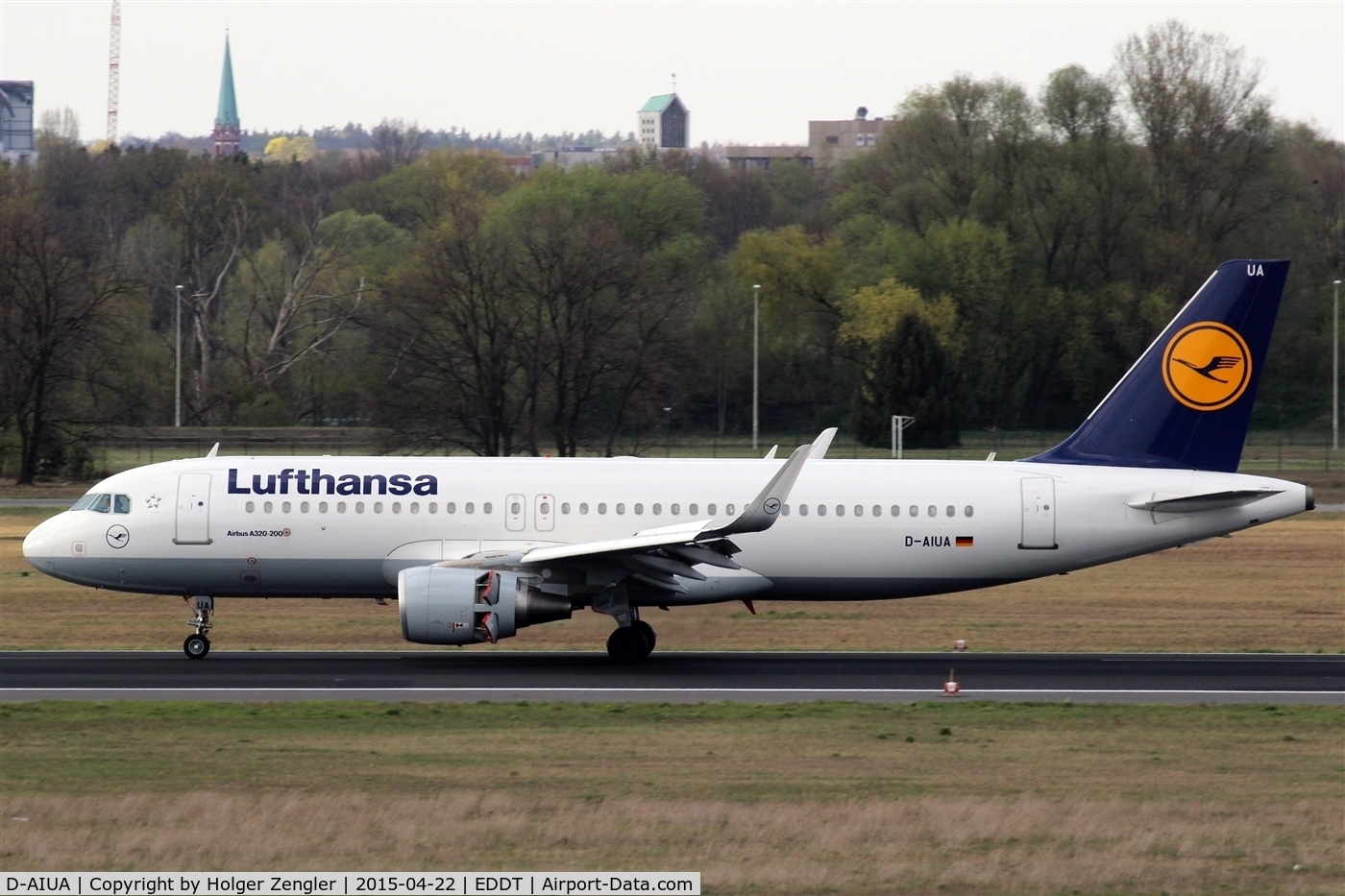 D-AIUA, 2013 Airbus A320-214 C/N 5935, Shuttle from FRA.....