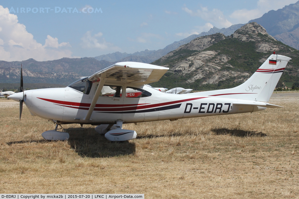 D-EDRJ, Cessna 182S Skylane C/N 182-80514, Parked