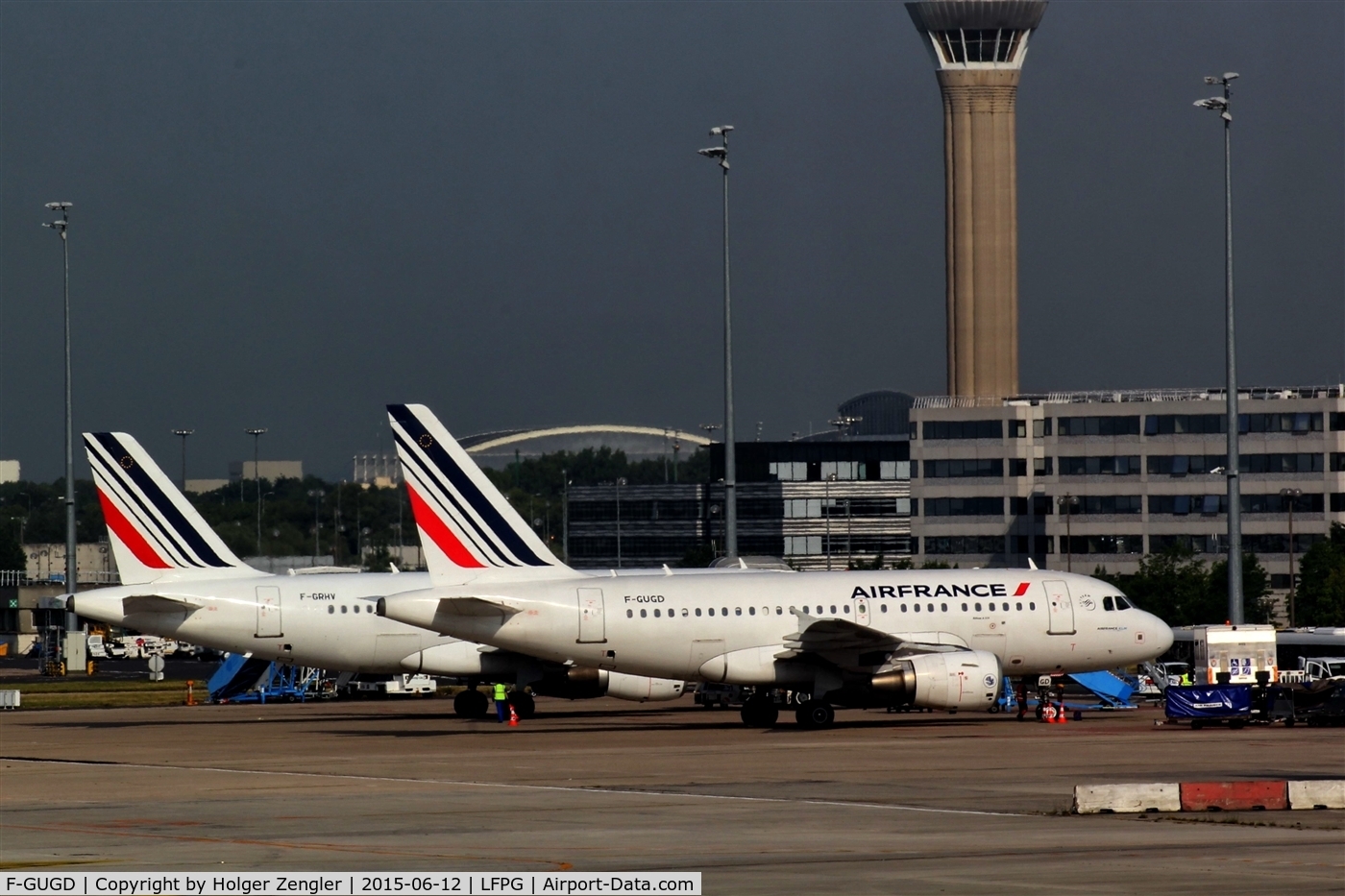 F-GUGD, 2003 Airbus A318-111 C/N 2081, Any idea where in the world, exept France, A318 are in use?