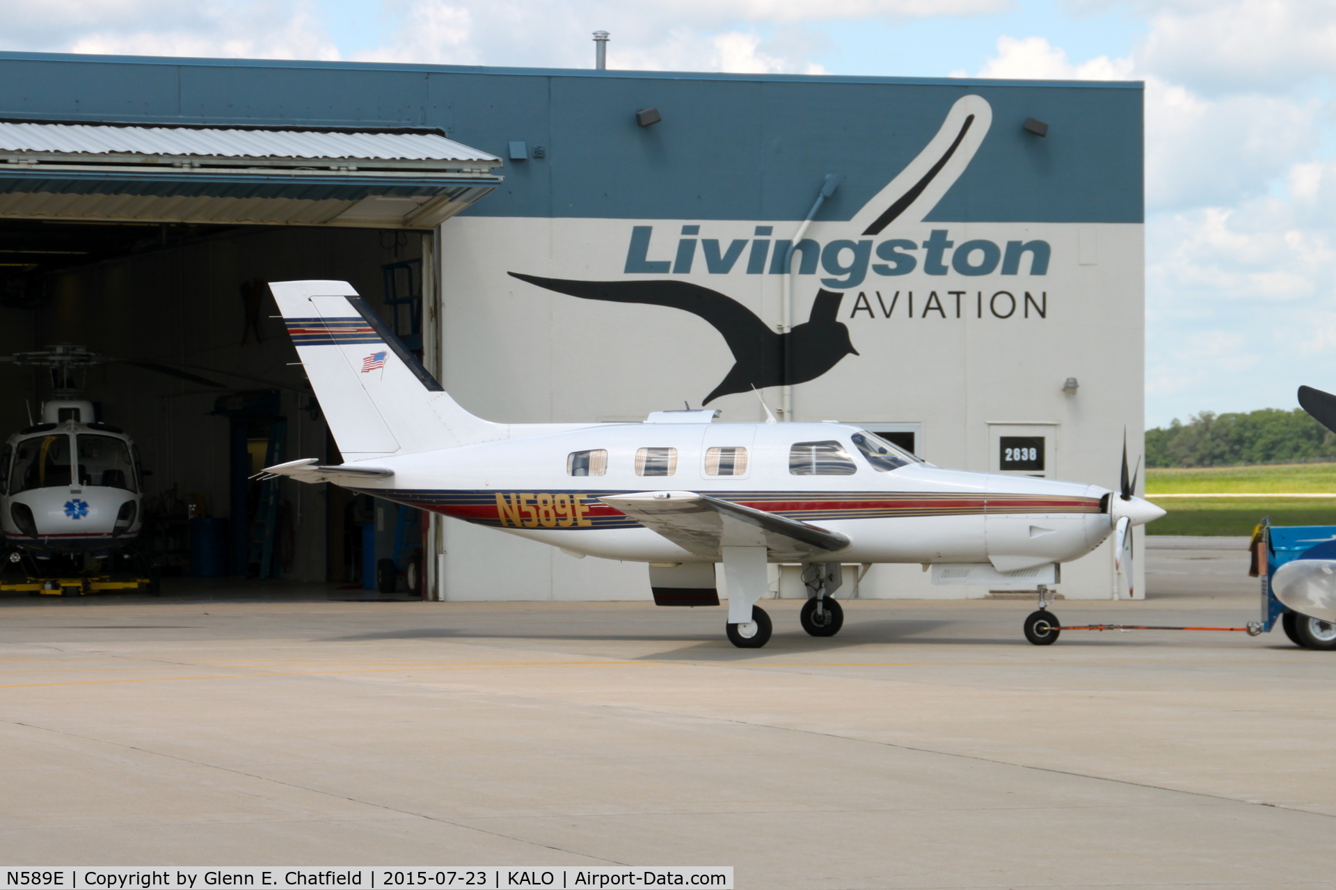 N589E, 1984 Piper PA-46-310P Malibu C/N 46-8408046, Towing to ramp