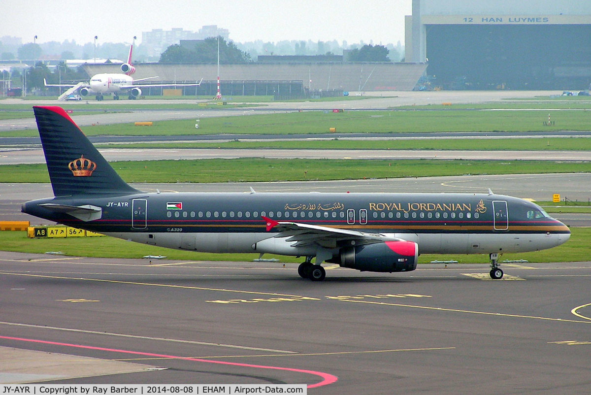 JY-AYR, 2011 Airbus A320-232 C/N 4817, Airbus A320-232 [4817] (Royal Jordanian Airlines) Amsterdam-Schiphol~PH 06/08/2014