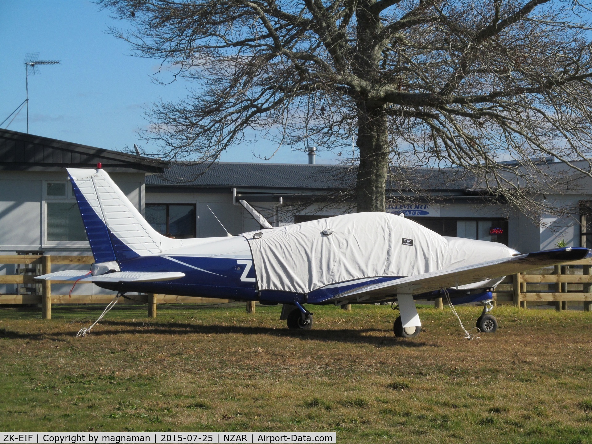 ZK-EIF, Piper PA-28R-201 Cherokee Arrow III C/N 28R-7837132, visiting Ardmore today