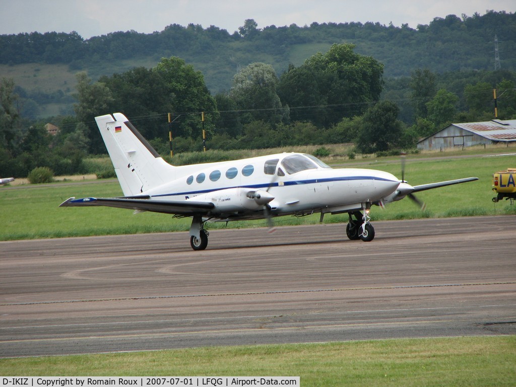 D-IKIZ, Cessna C414A Chancellor C/N 414A0027, Taxiing