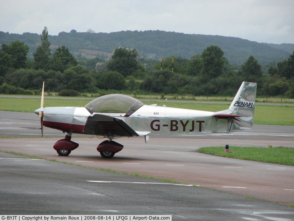 G-BYJT, 1999 Zenair CH-601HD C/N PFA 162-13130, Parked