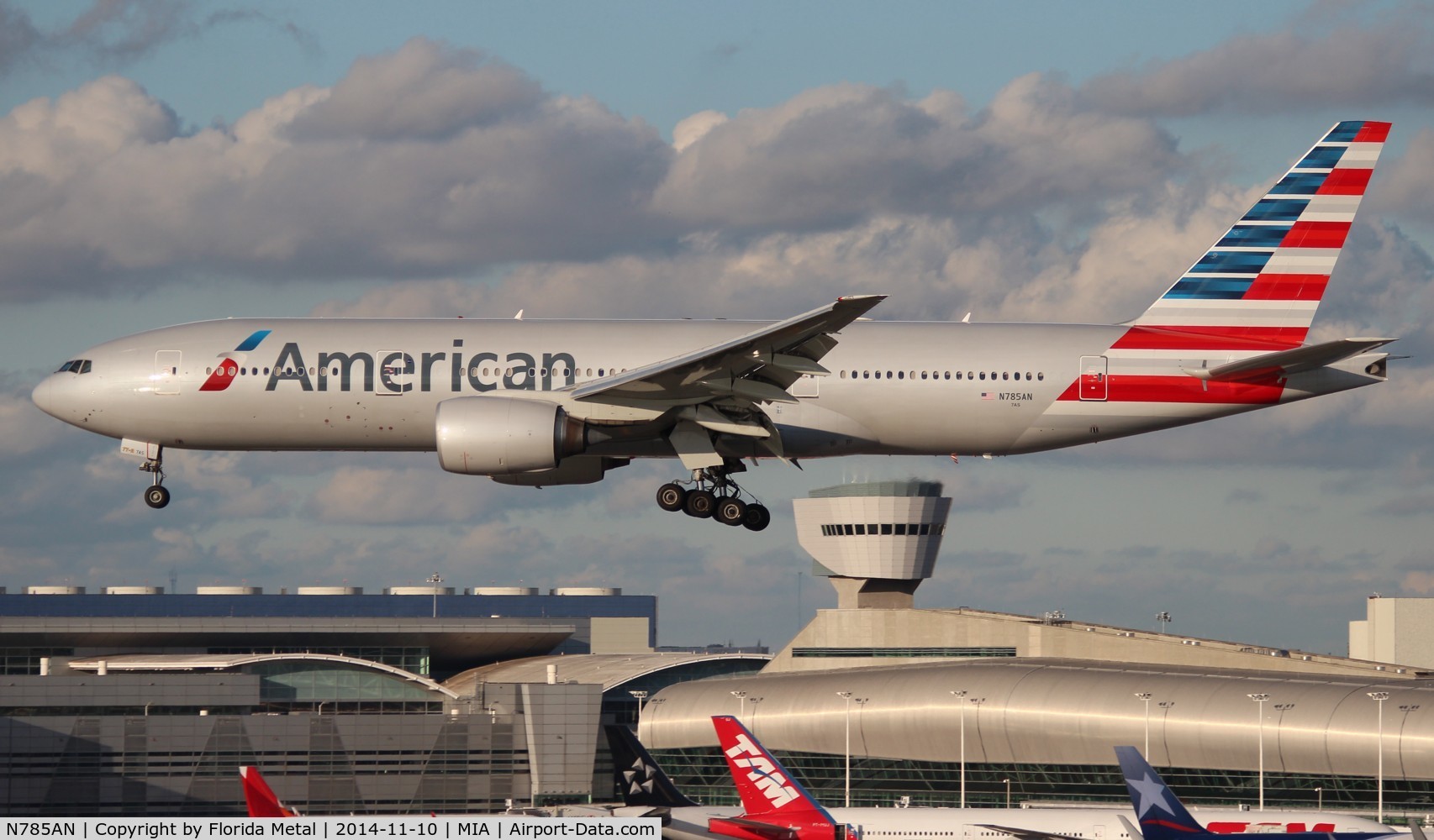 N785AN, 2000 Boeing 777-223/ER C/N 30005, American