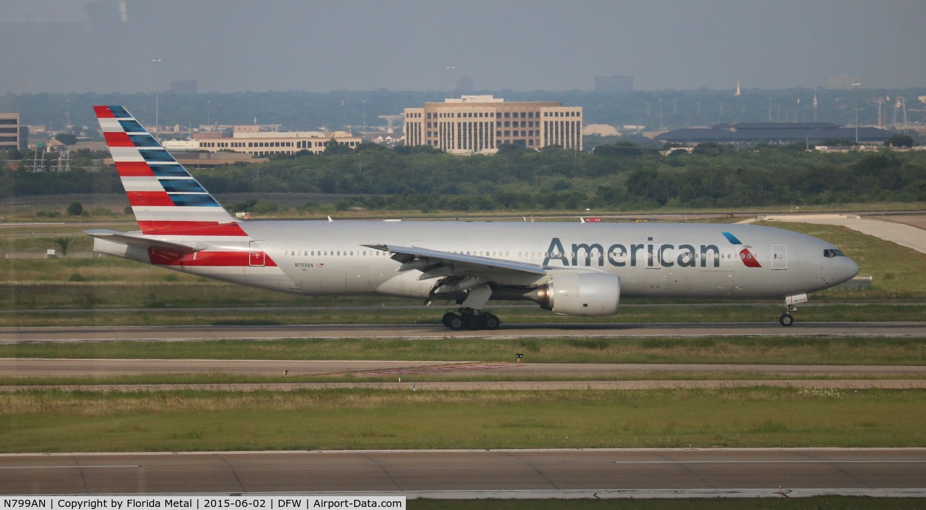 N799AN, 2001 Boeing 777-223 C/N 30258, American