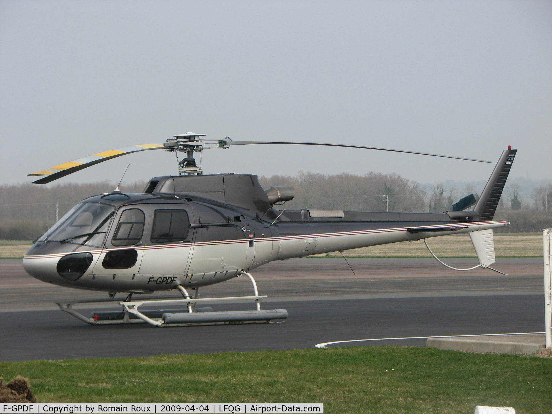 F-GPDF, Eurocopter AS-350B-3 Ecureuil Ecureuil C/N 3290, Parked