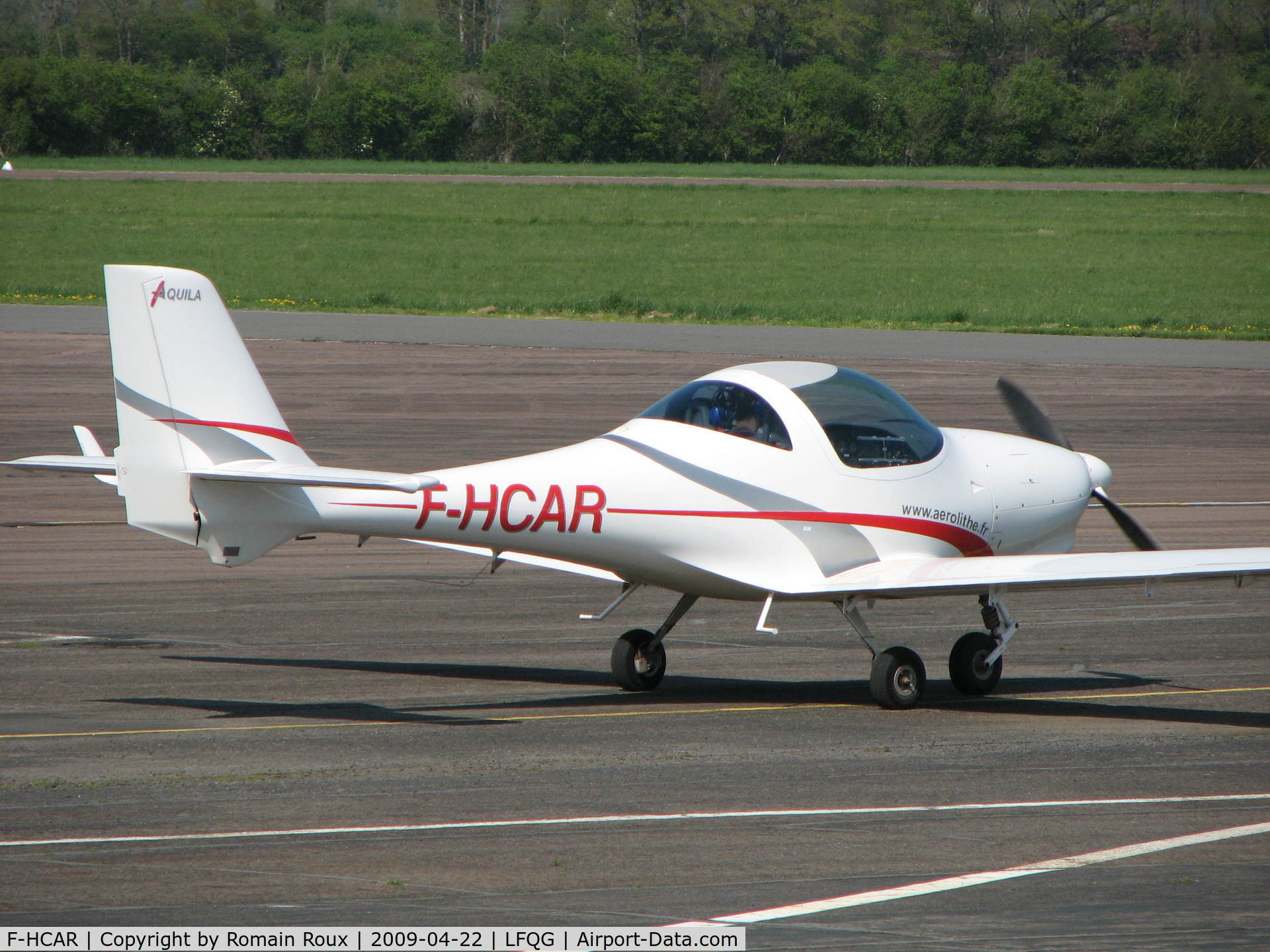 F-HCAR, Aquila A210 (AT01) C/N AT01-139, Taxiing