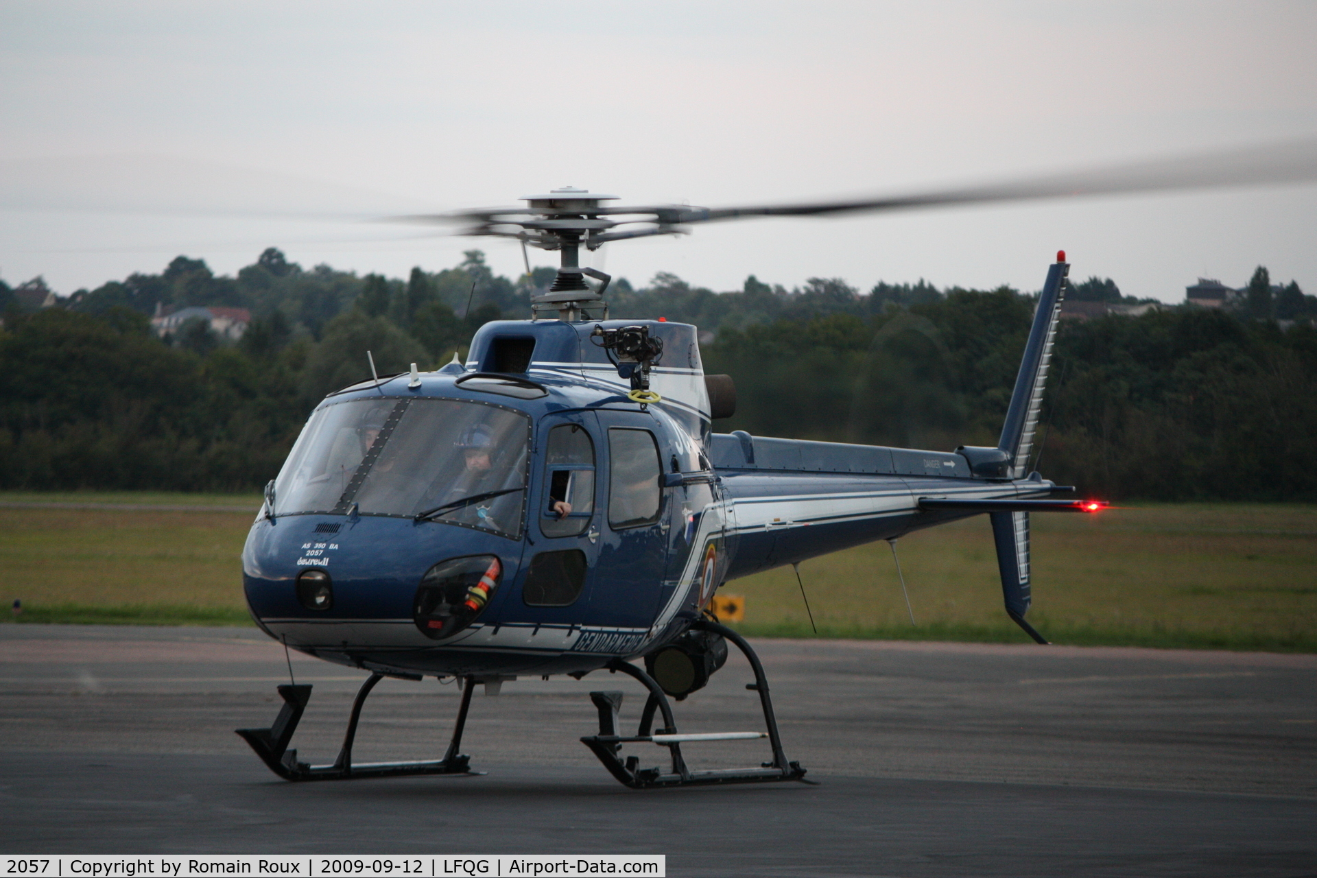 2057, Aérospatiale AS-350BA Ecureuil C/N 2057, Parked