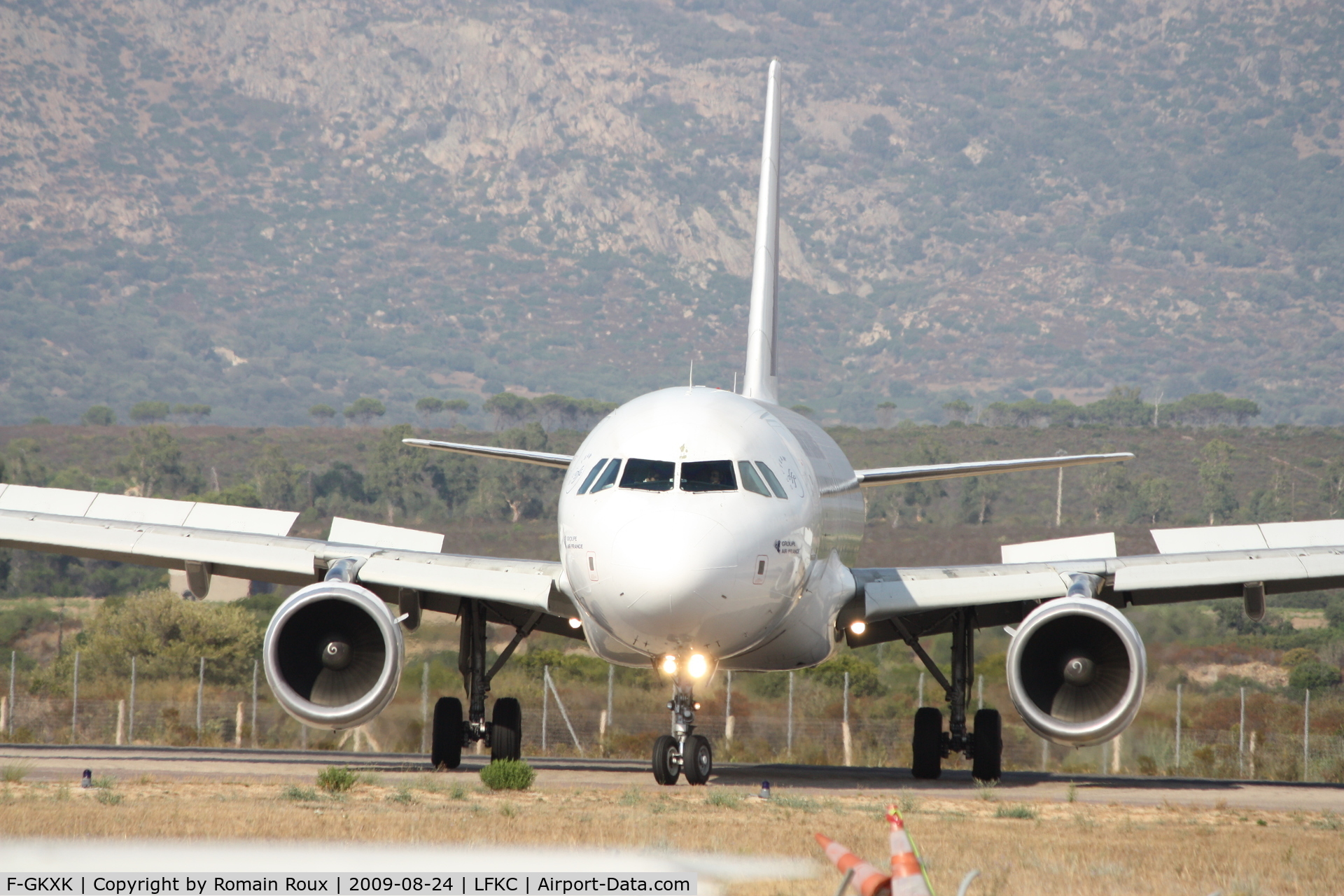 F-GKXK, 2003 Airbus A320-214 C/N 2140, Taxiing