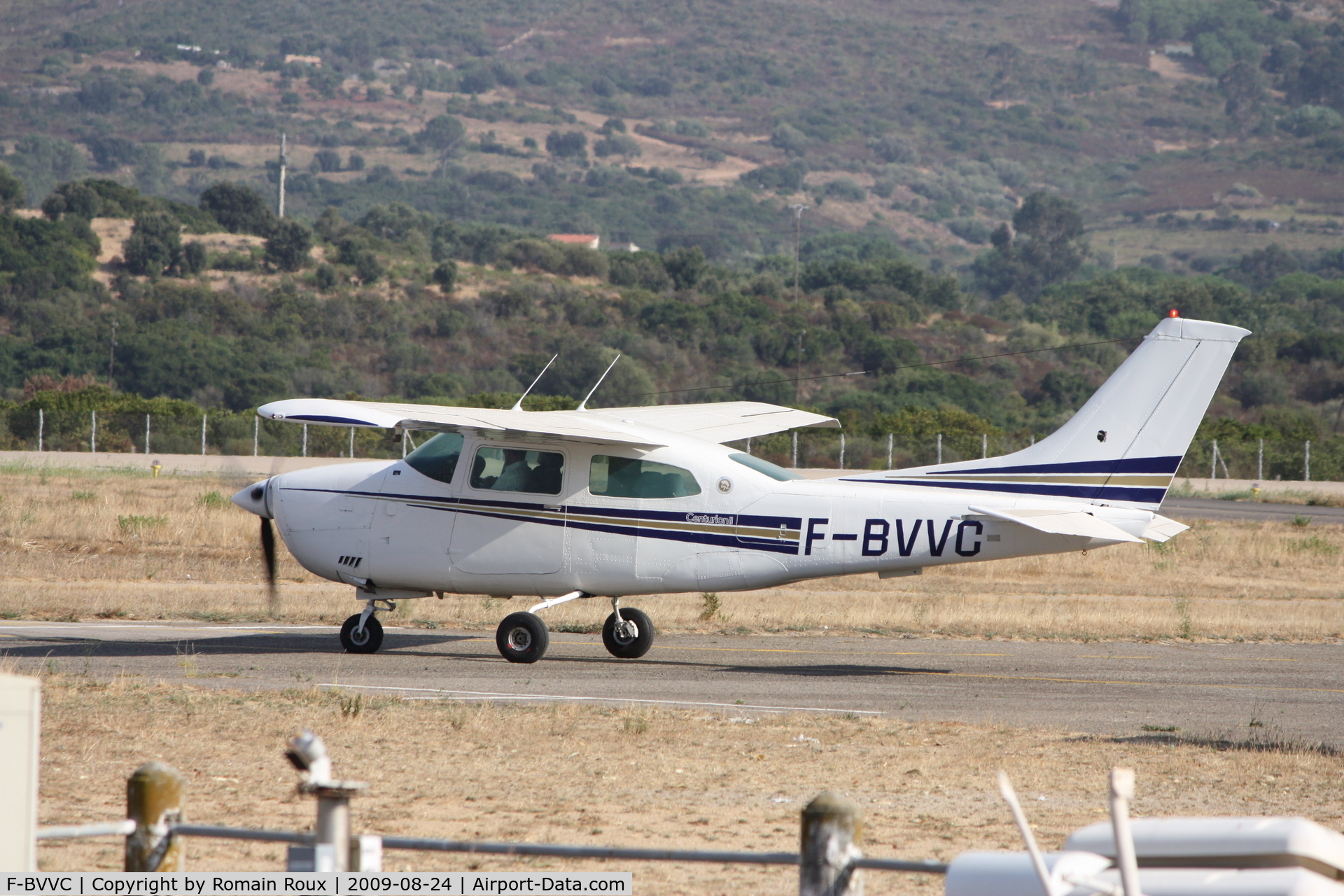 F-BVVC, Cessna 210L Centurion C/N 210-61114, Taxiing