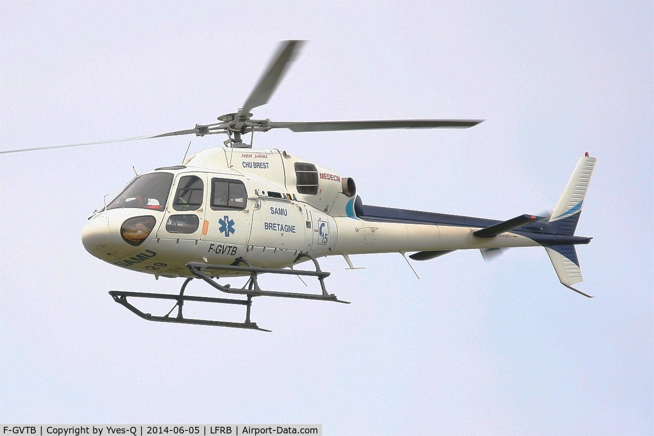 F-GVTB, Eurocopter AS-355N Twin Star C/N 5557, Eurocopter AS 355 N, Flight over Brest-Bretagne Airport (LFRB-BES)