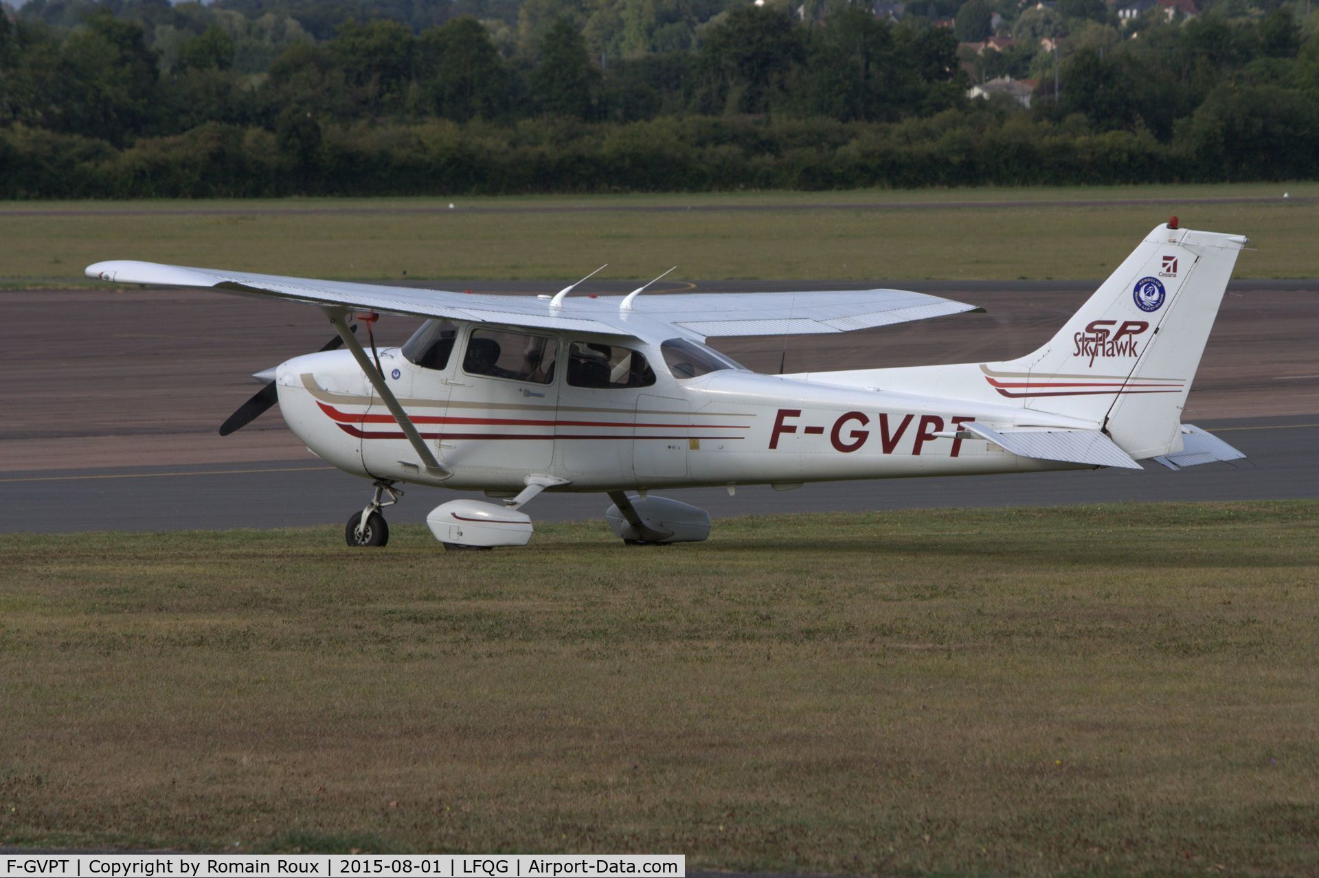 F-GVPT, Cessna 172S C/N 172S9322, Parked