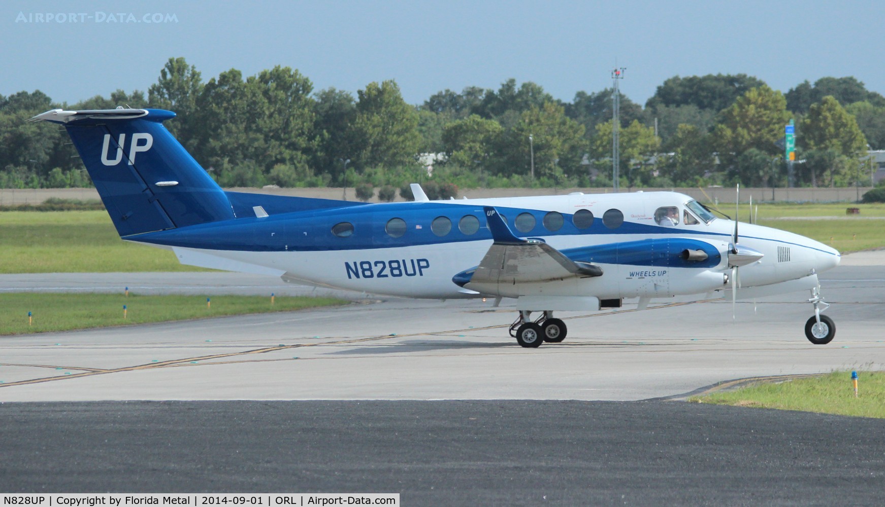 N828UP, 2014 Beechcraft 350i King Air (B300) C/N FL-932, Wheels Up