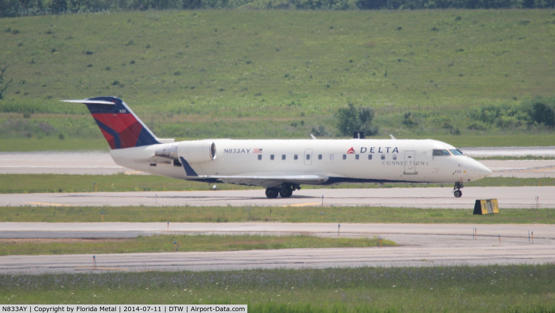 N833AY, 2005 Bombardier CRJ-200LR (CL-600-2B19) C/N 8033, Delta CRJ-200