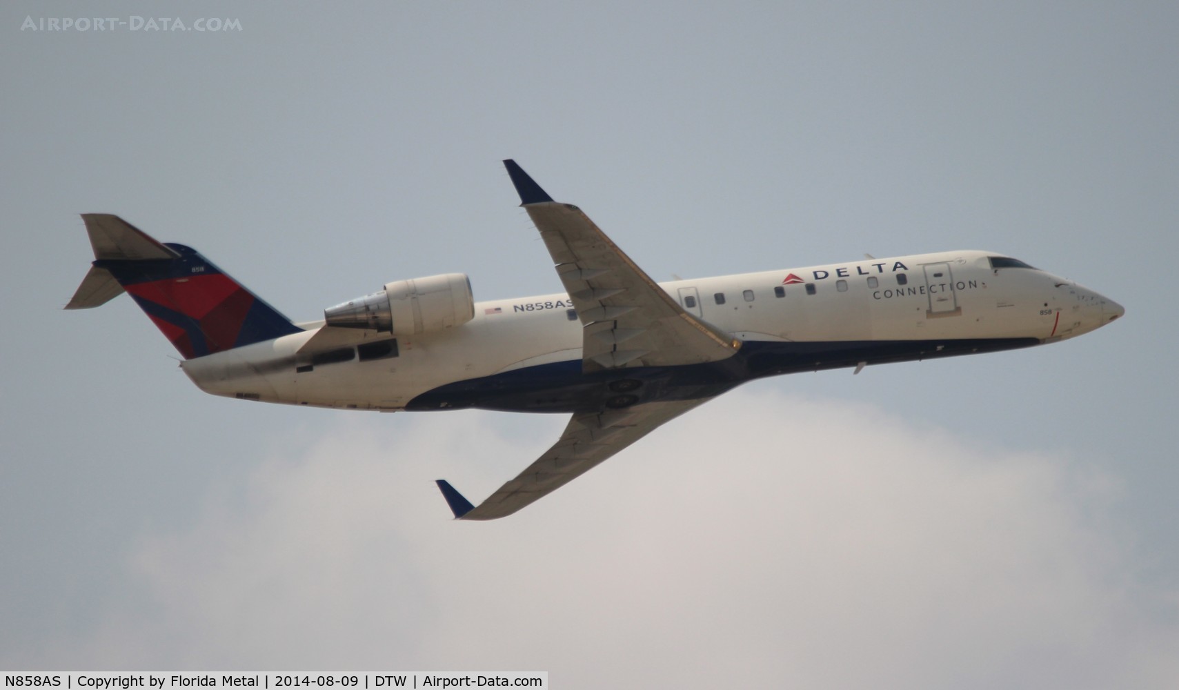 N858AS, 2000 Bombardier CRJ-200ER (CL-600-2B19) C/N 7417, Delta Connection