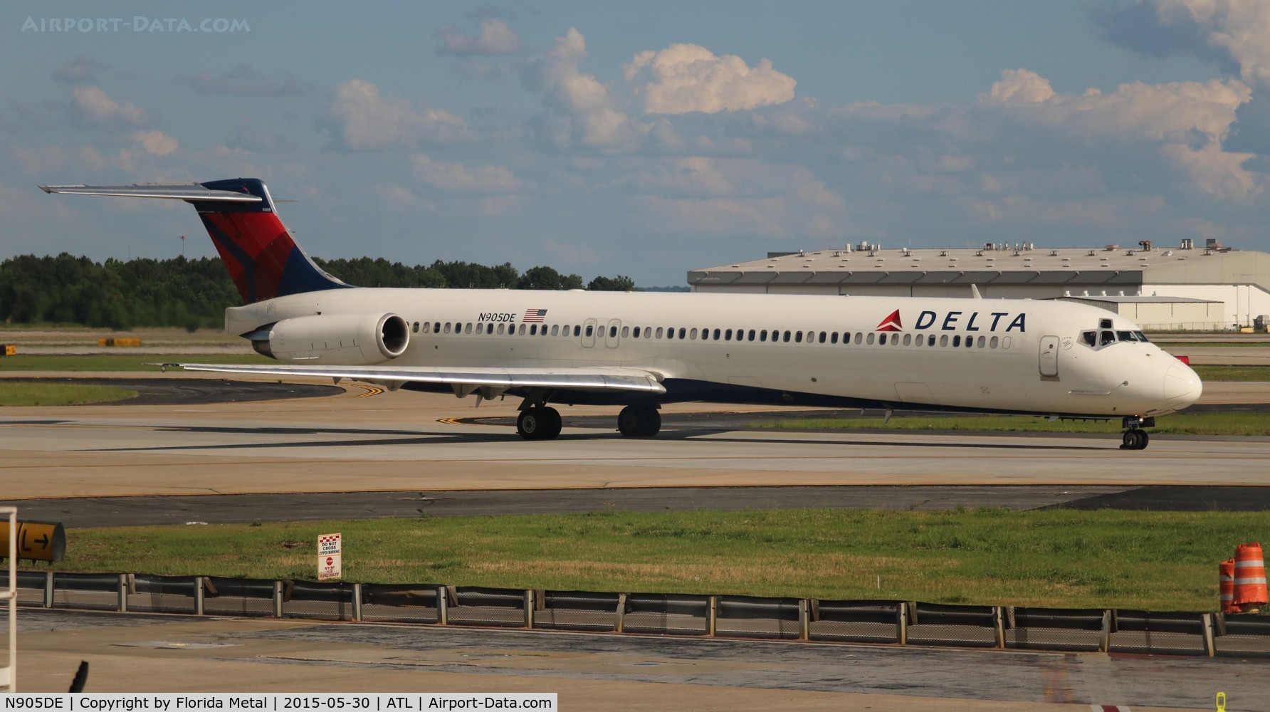 N905DE, 1992 McDonnell Douglas MD-88 C/N 53410, Delta