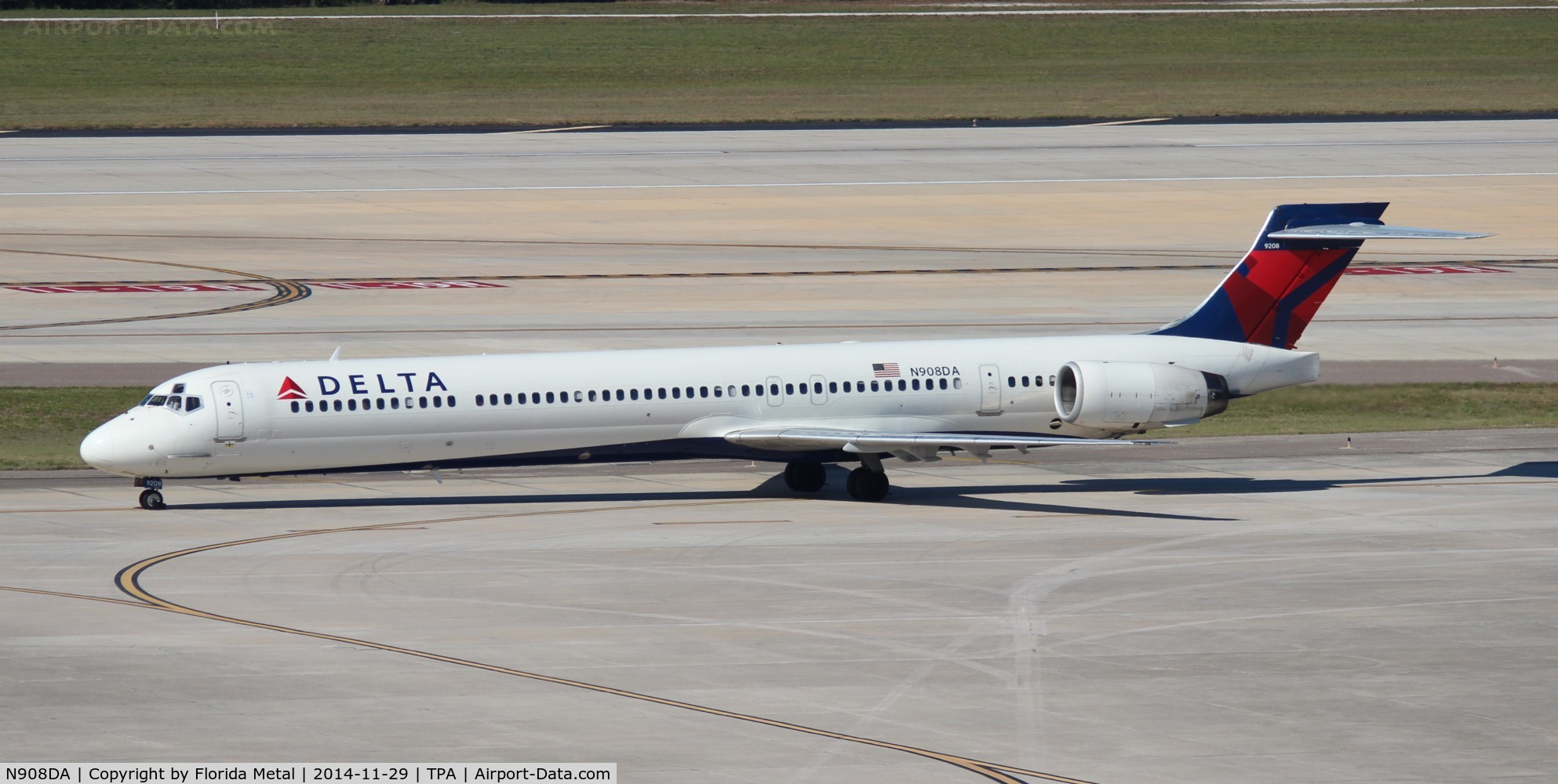 N908DA, 1995 McDonnell Douglas MD-90-30 C/N 53388, Delta