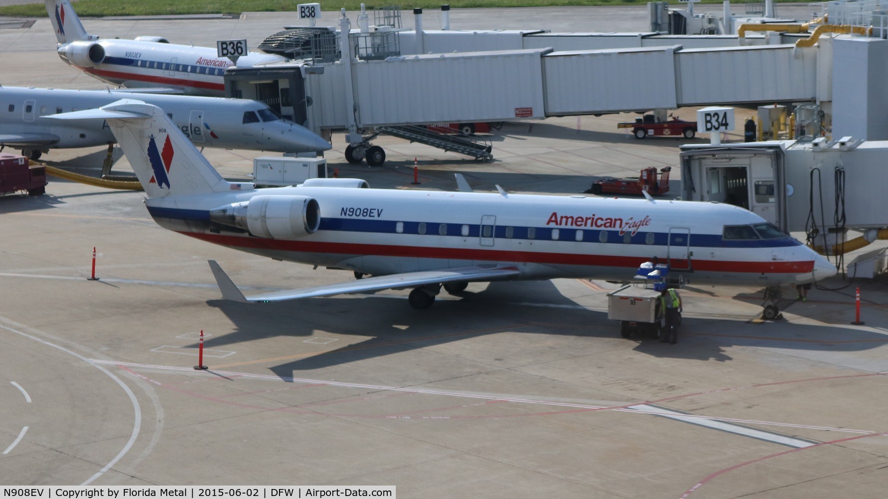 N908EV, 2002 Bombardier CRJ-200ER (CL-600-2B19) C/N 7654, American Eagle