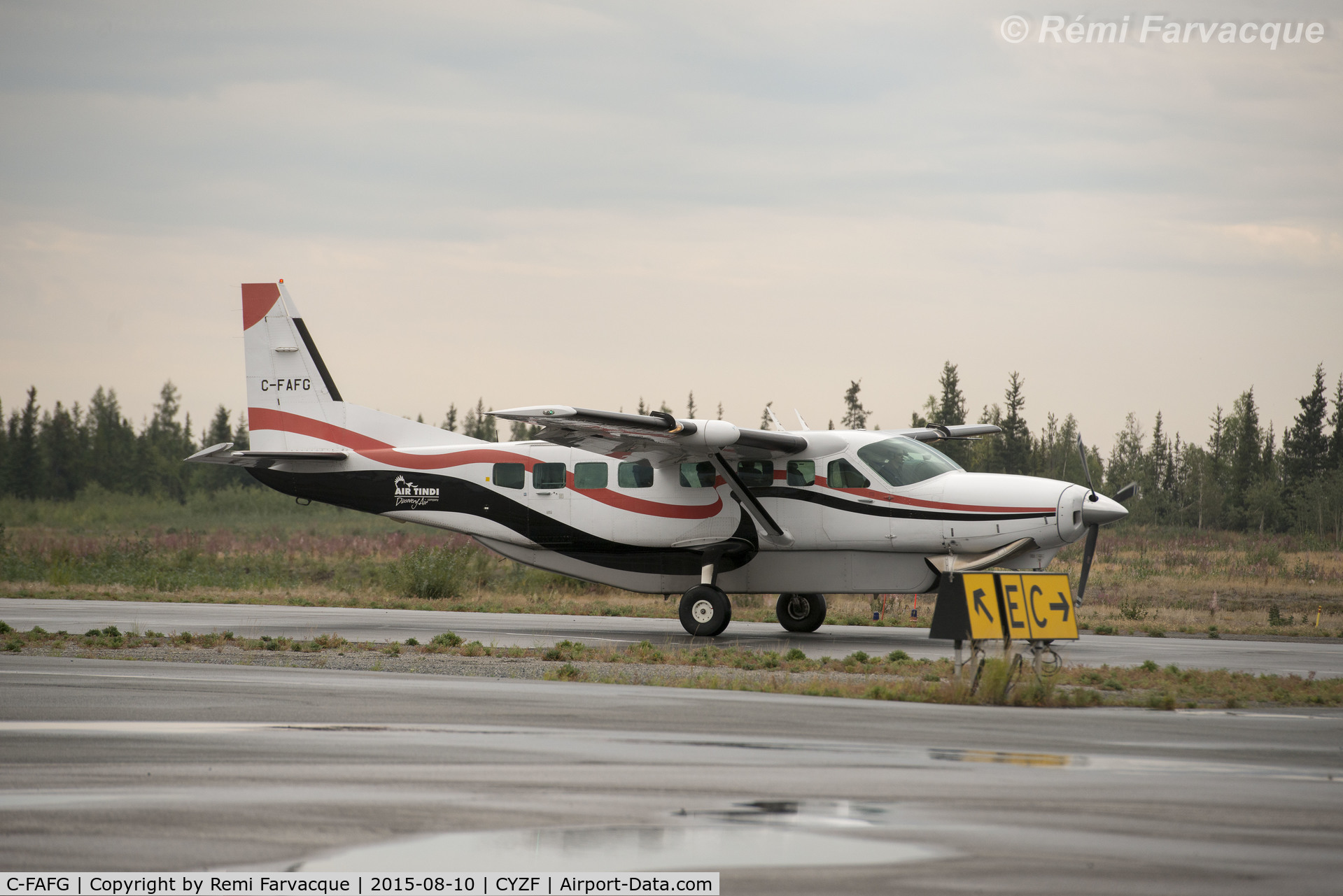 C-FAFG, 1998 Cessna 208B Caravan I C/N 208B0724, Taxiing out for take-off.