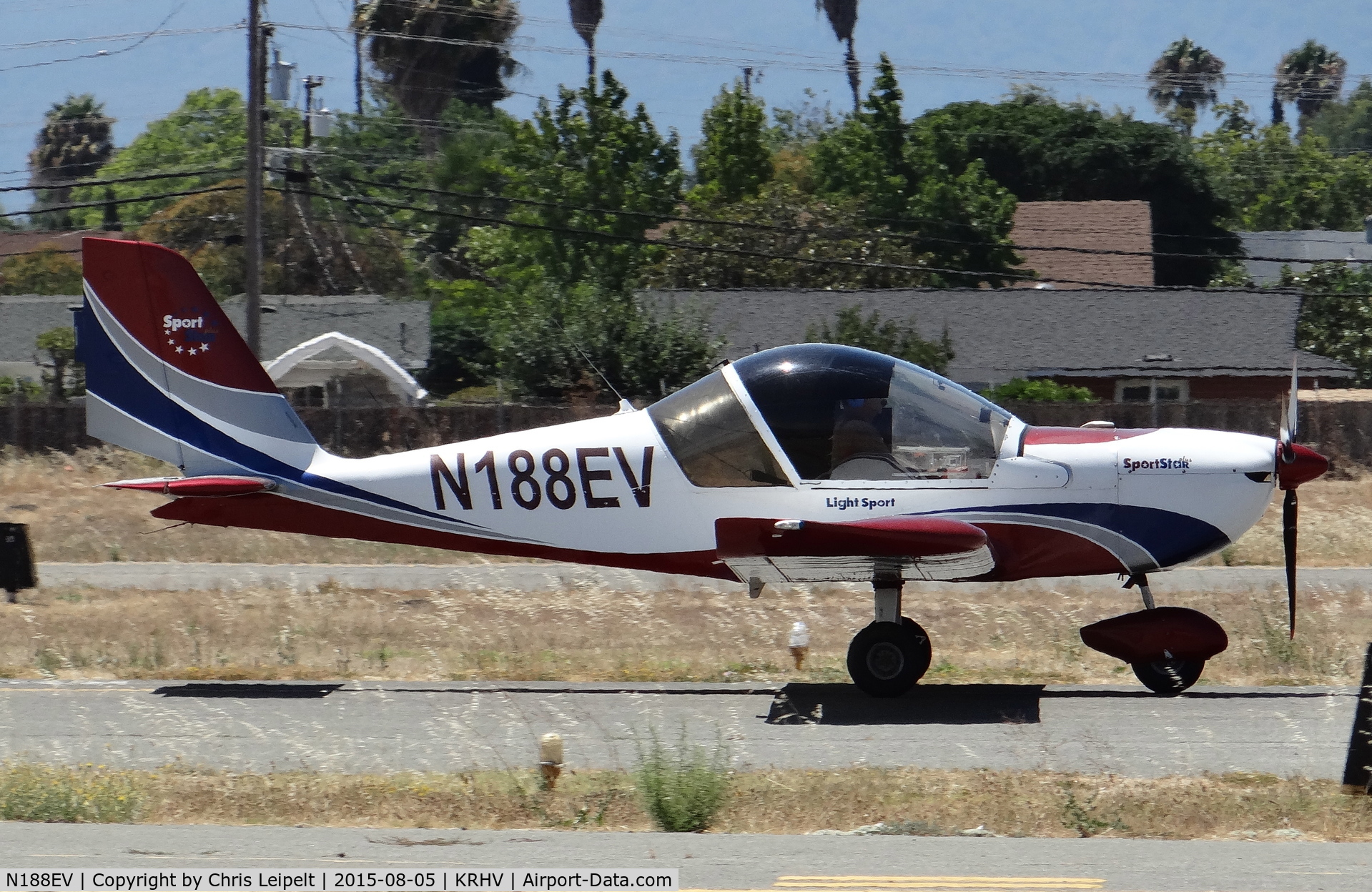 N188EV, 2007 Evektor-Aerotechnik SPORTSTAR PLUS C/N 20071008, A locally based 2007 Sportstar Plus landing runway 31R at Reid Hillview Airport, CA.
