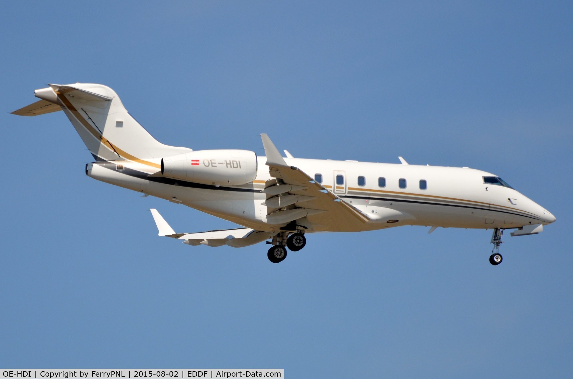 OE-HDI, Bombardier Challenger 300 (BD-100-1A10) C/N 20357, Challenger 300 arriving in FRA