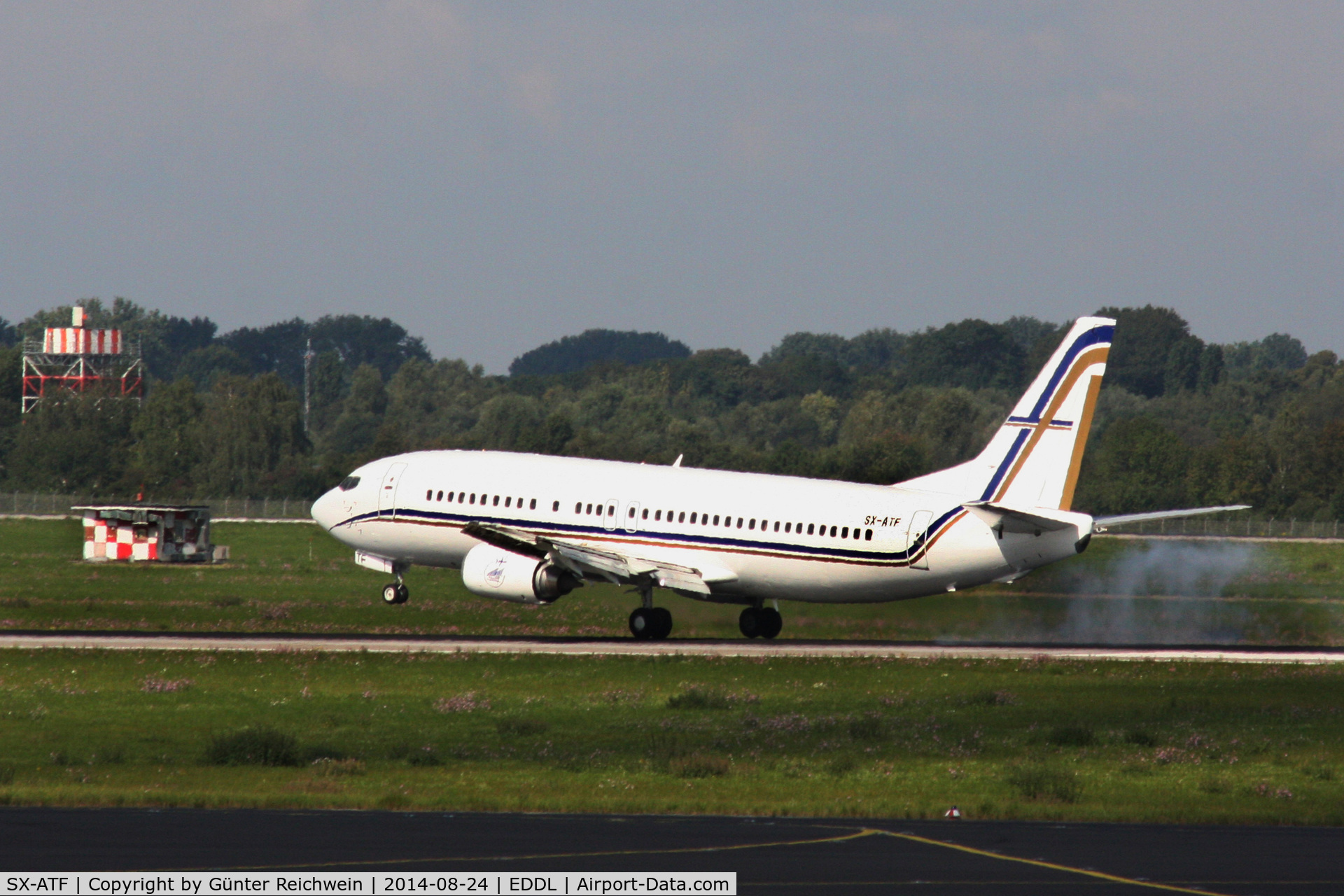 SX-ATF, 1992 Boeing 737-406 C/N 25423, Touch Down