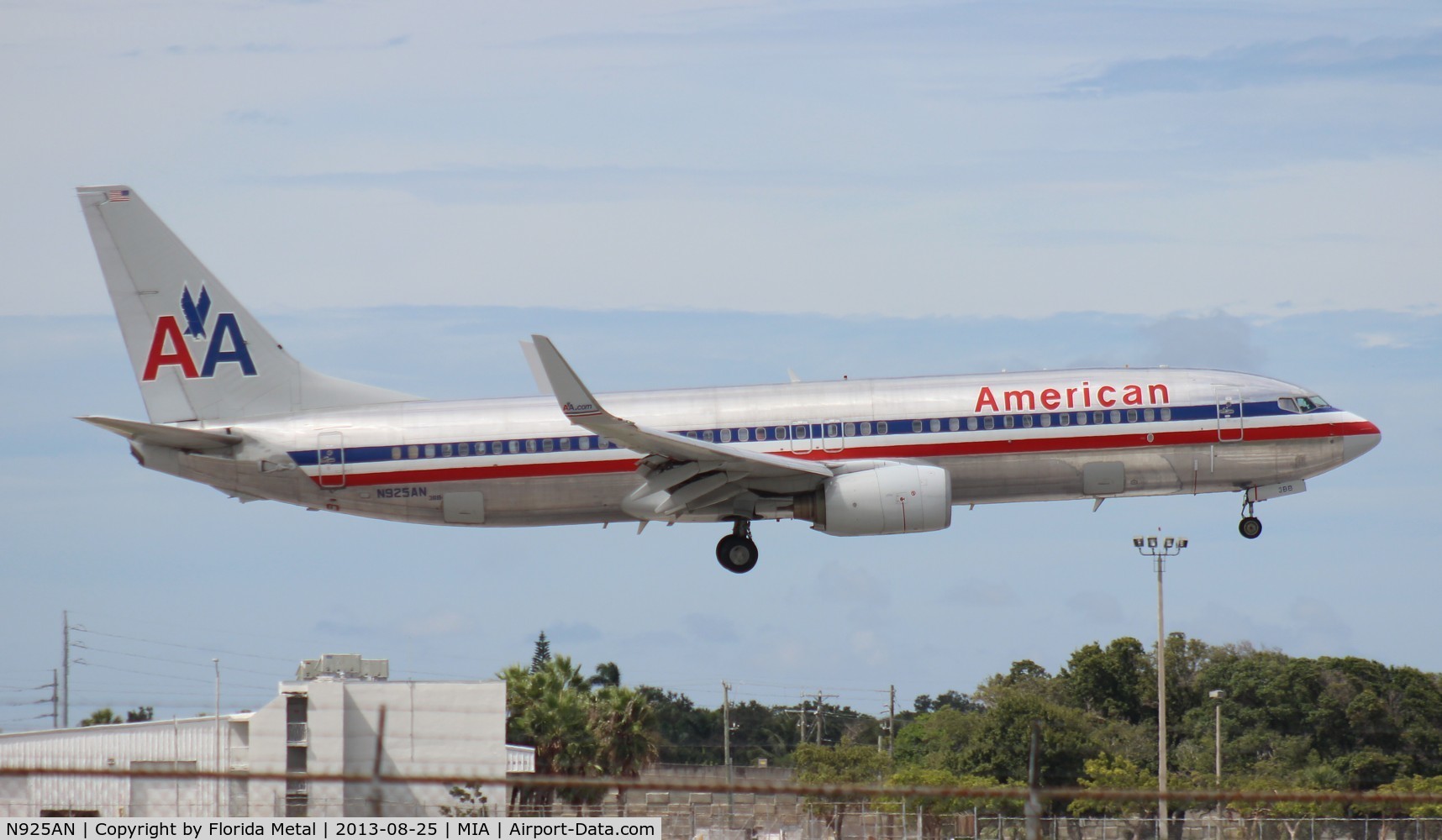 N925AN, 1999 Boeing 737-823 C/N 29526, American