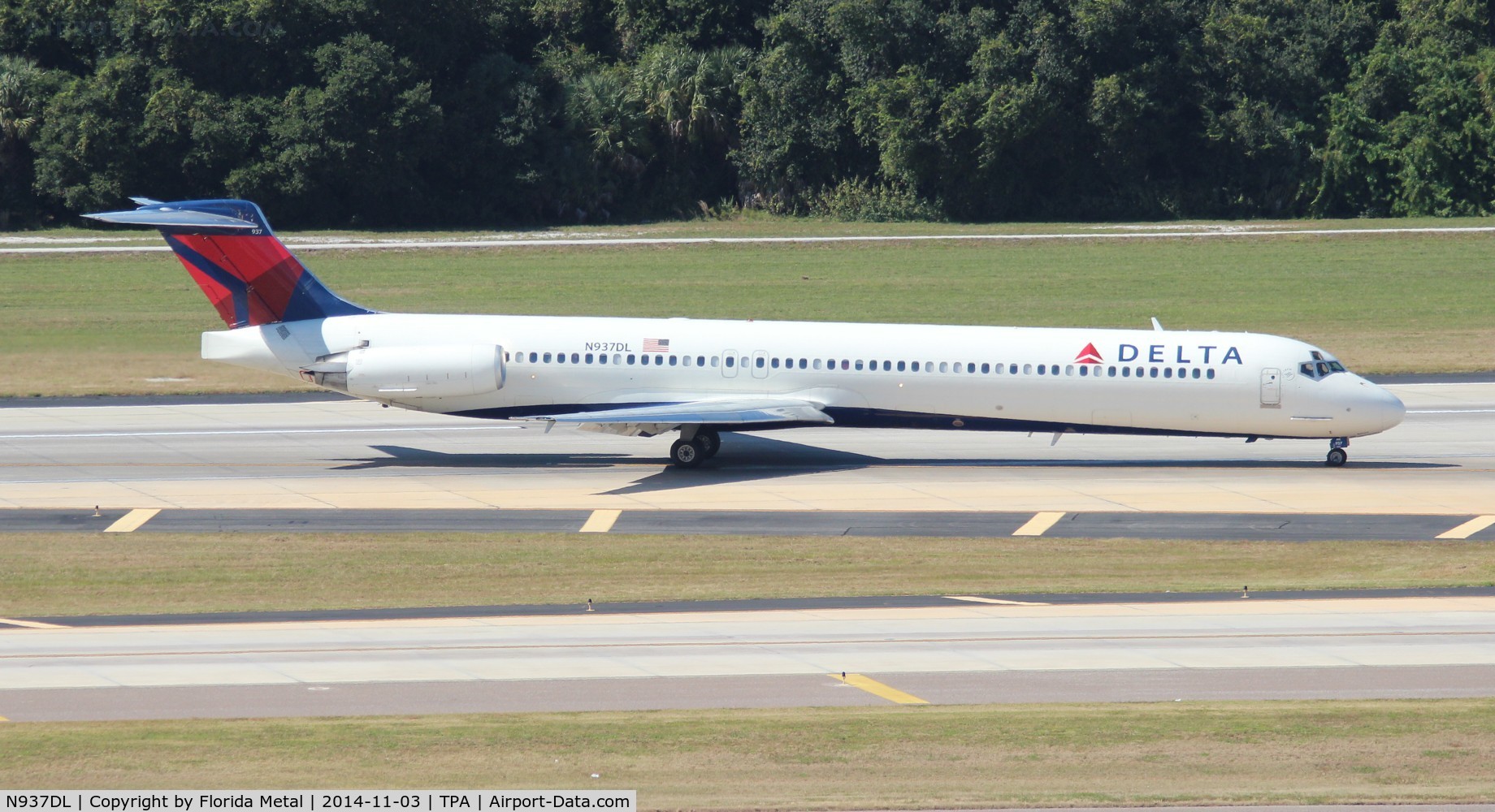 N937DL, 1989 McDonnell Douglas MD-88 C/N 49810, Delta MD-88