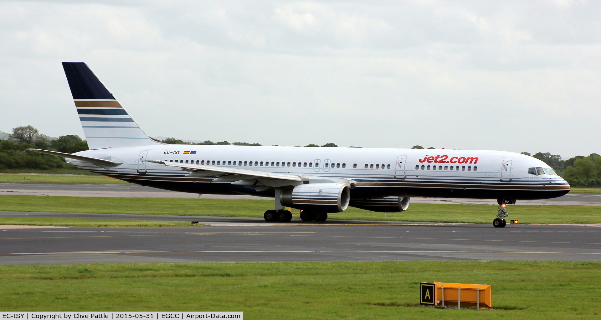 EC-ISY, 1993 Boeing 757-256 C/N 26241, On lease to Jet2 at Manchester EGCC