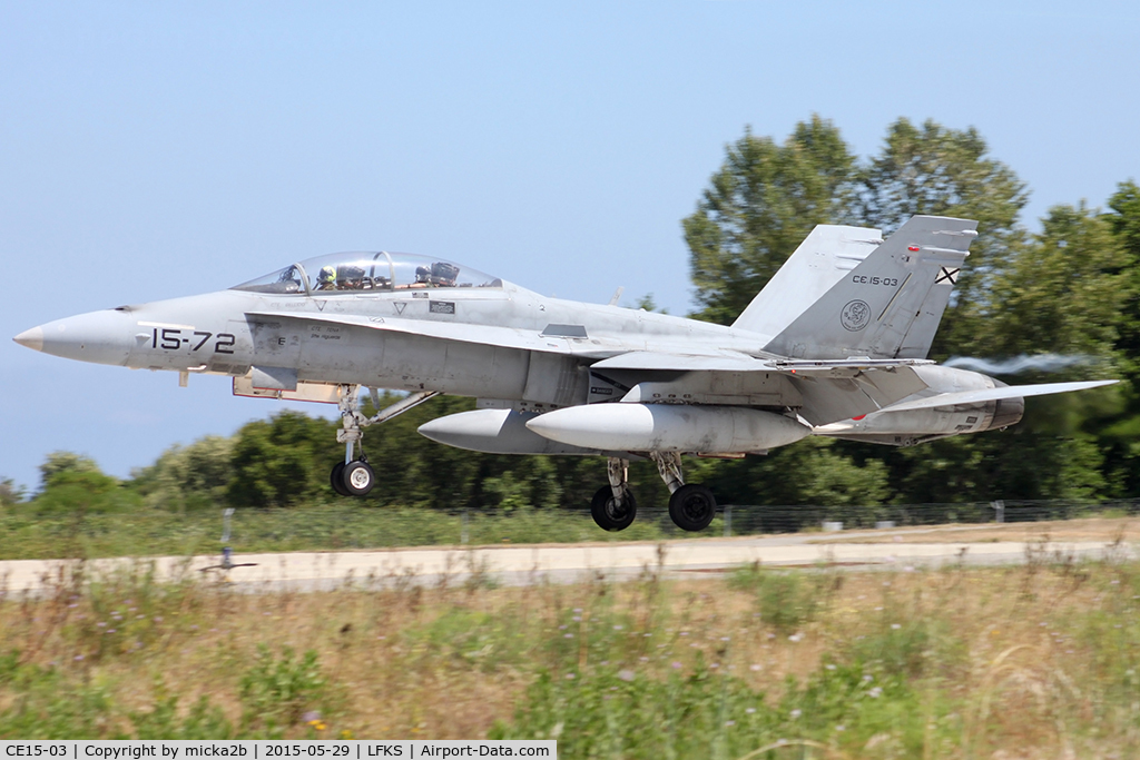 CE15-03, McDonnell Douglas EF-18BM Hornet C/N 0395/B065, Landing