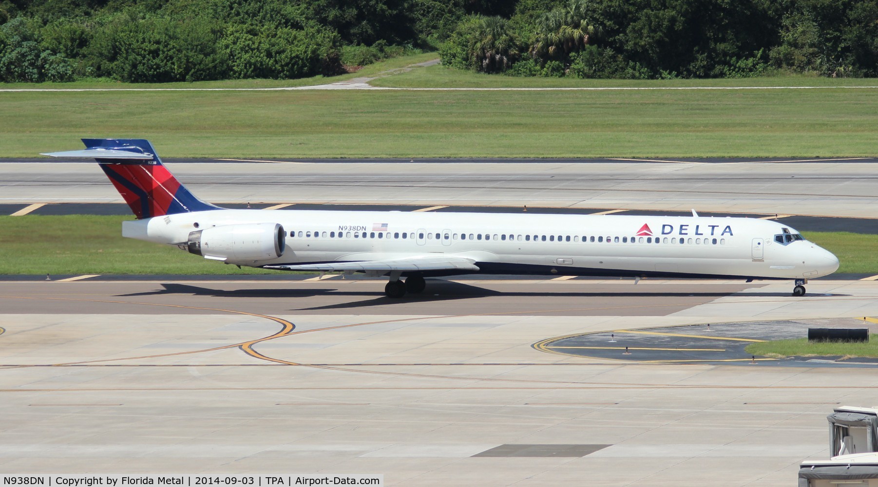 N938DN, 1995 McDonnell Douglas MD-90-30 C/N 53353, Delta