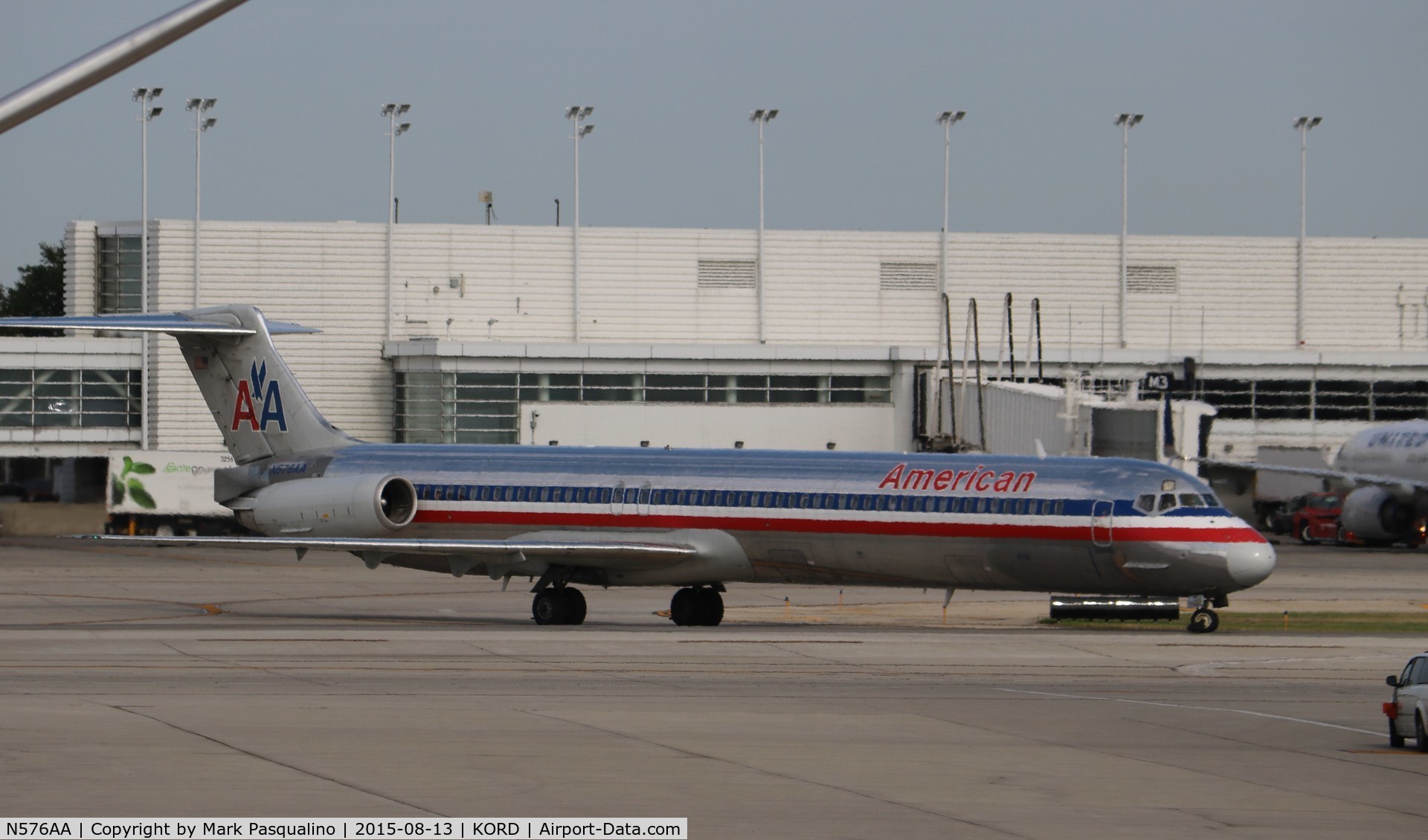 N576AA, 1991 McDonnell Douglas MD-82 (DC-9-82) C/N 53153, MD-82