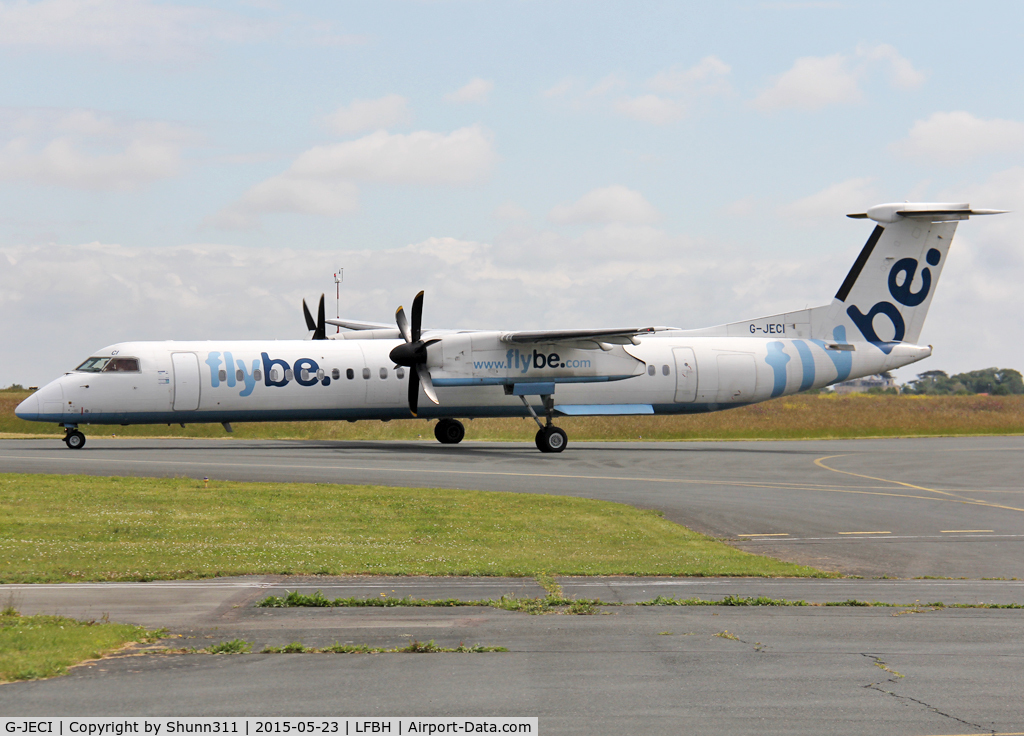 G-JECI, 2005 De Havilland Canada DHC-8-402Q Dash 8 C/N 4105, Taxiing for departure...
