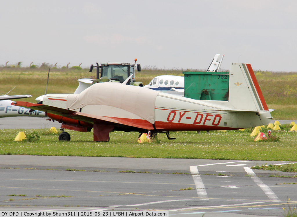OY-DFD, 1967 Mooney M20F Executive C/N 670327, Parked in the grass...